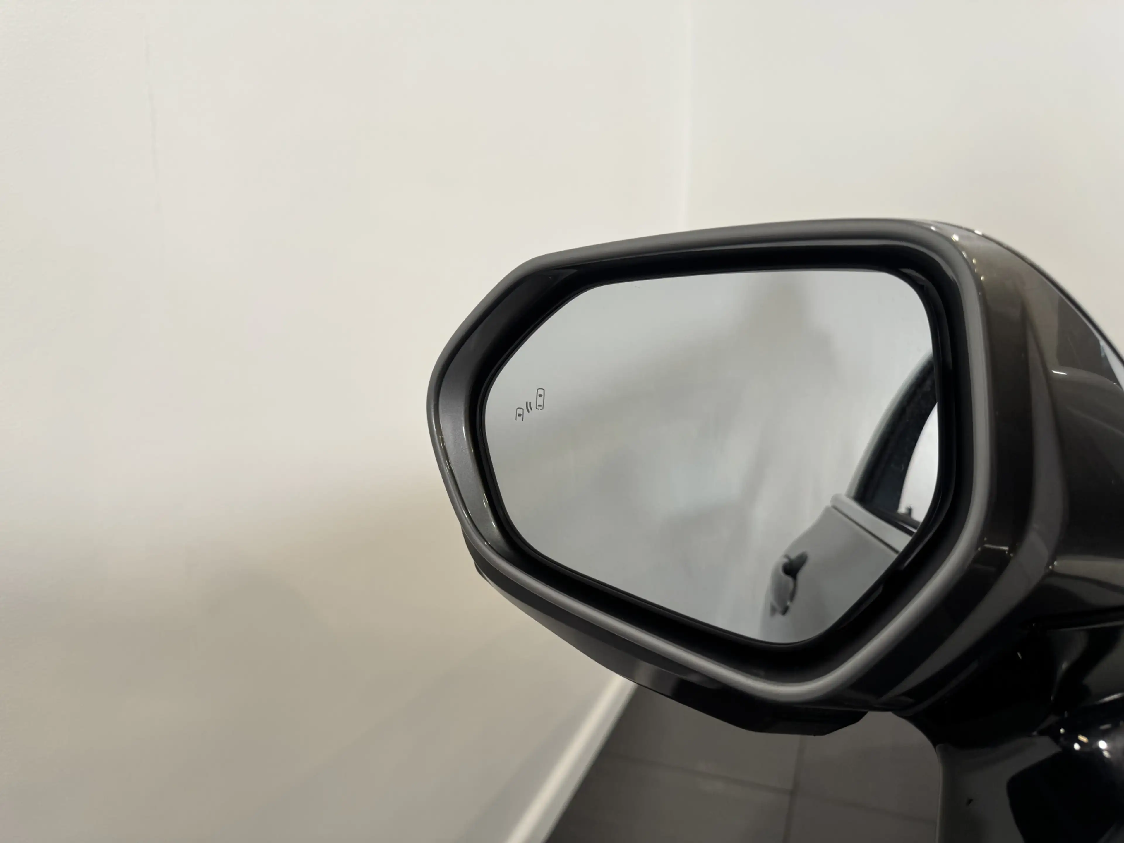 Toyota Mirai Prestige gereserveerd Sep — photo 9