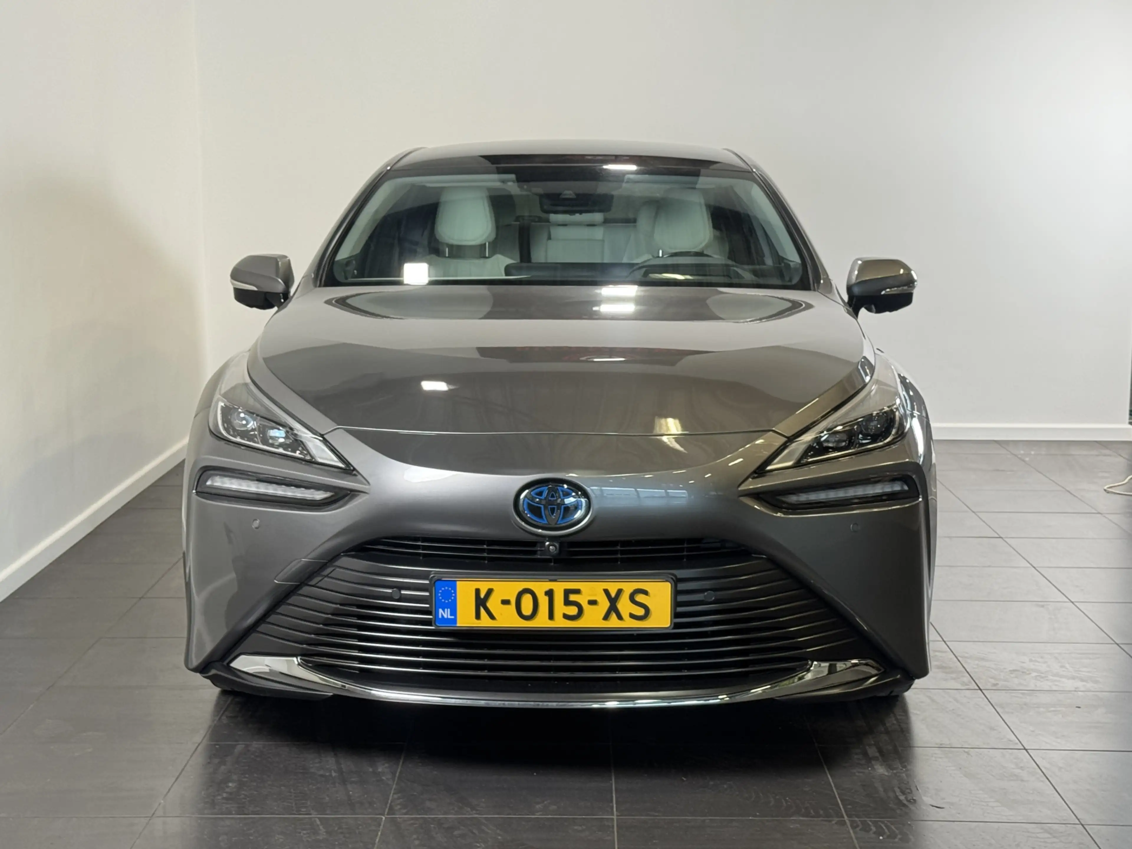 Toyota Mirai Prestige gereserveerd Sep — photo 4