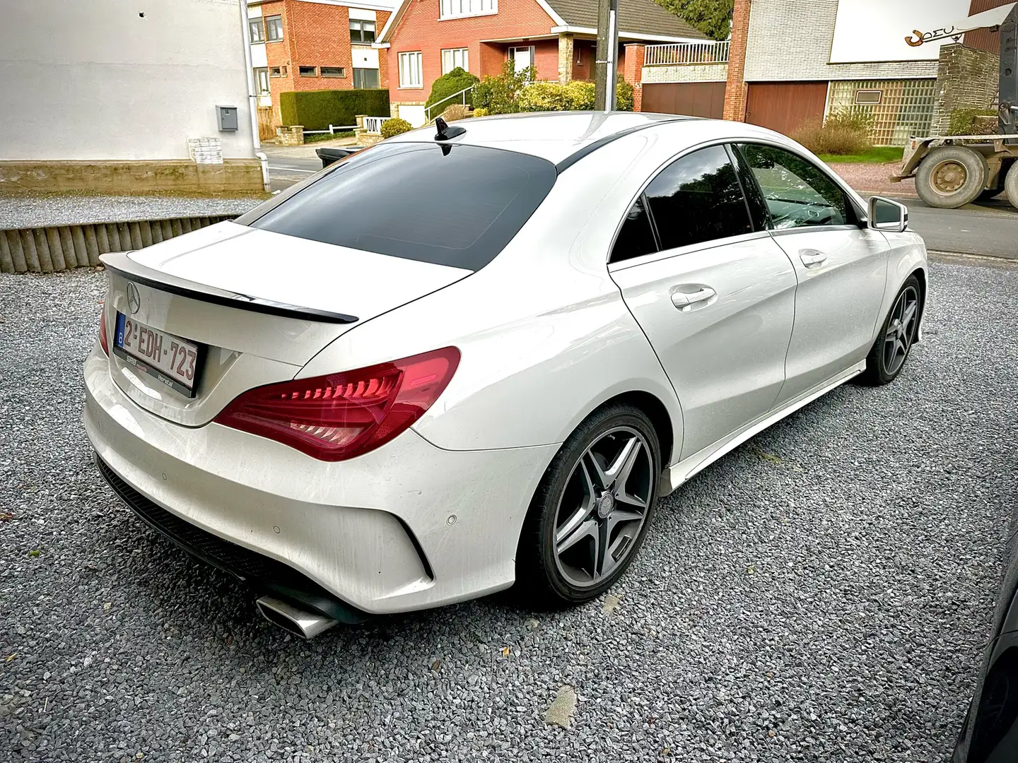 Mercedes-Benz CLA 180 BE Edition Wit - 2