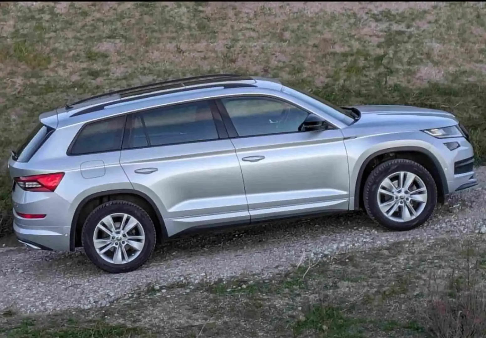 Skoda Kodiaq Kodiaq 2,0 TDI SCR Sportline DSG Sportline Silber - 2