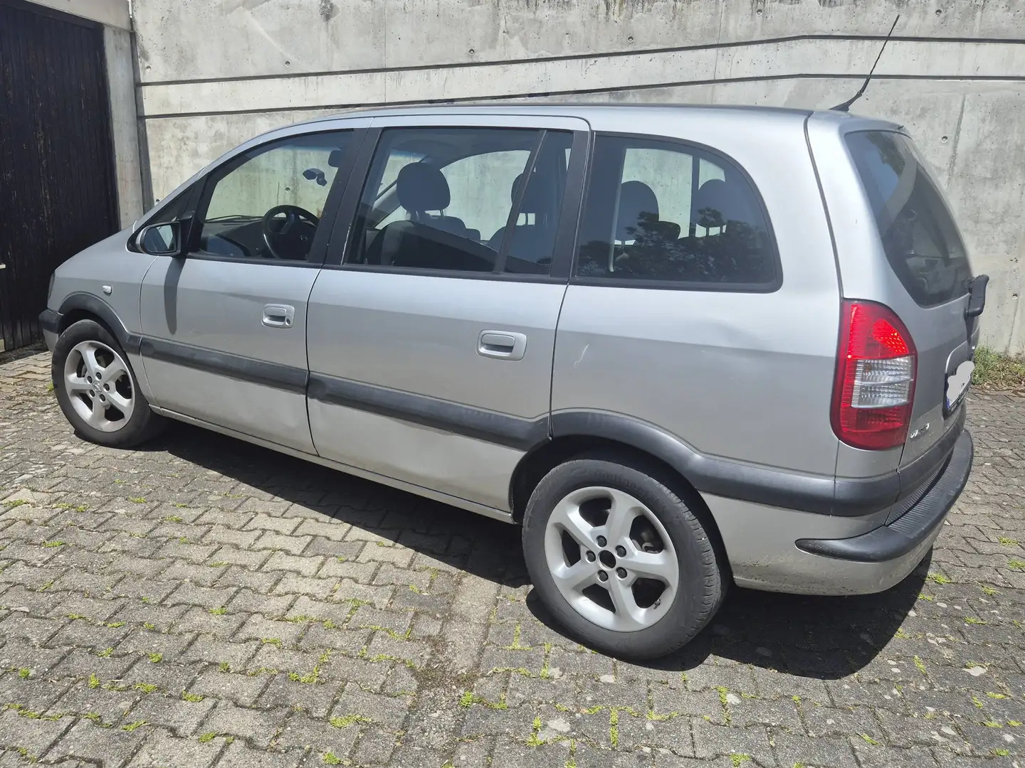 Opel Zafira Zafira 1.8 Elegance Srebrny - 1
