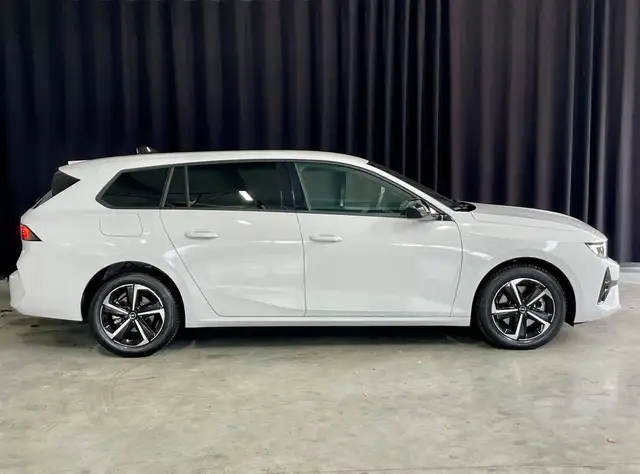 Opel Astra view 7