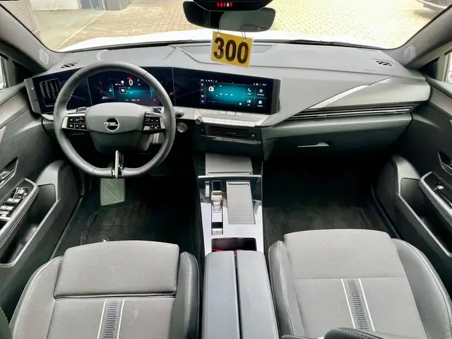 Opel Astra view 10