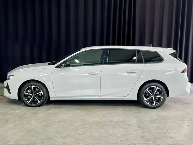 Opel Astra view 6