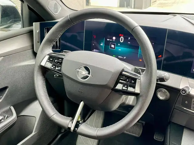 Opel Astra view 11