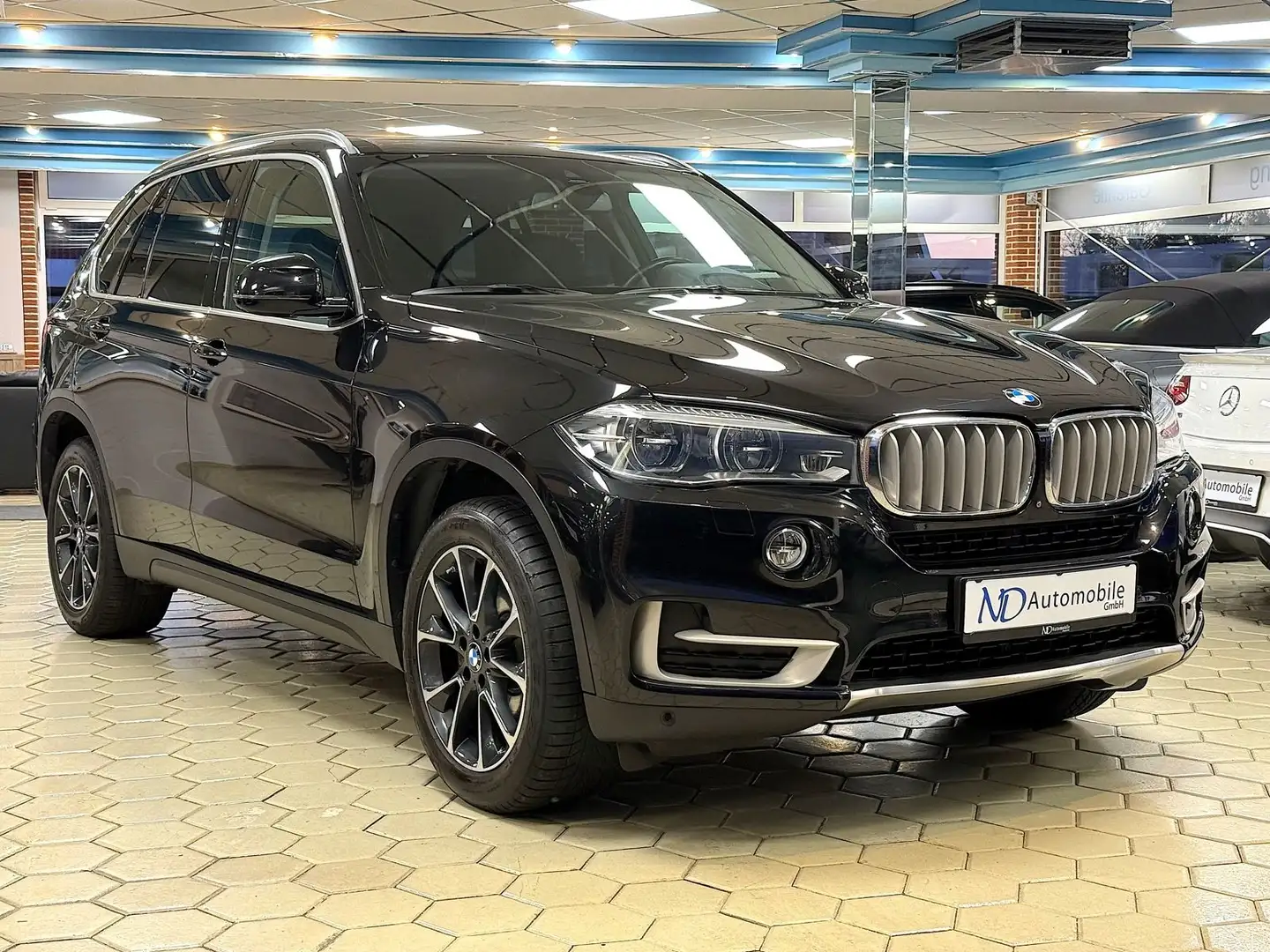 BMW X5 40d xD 360° HeadUp LED Navi Assistentsysteme Schwarz - 1