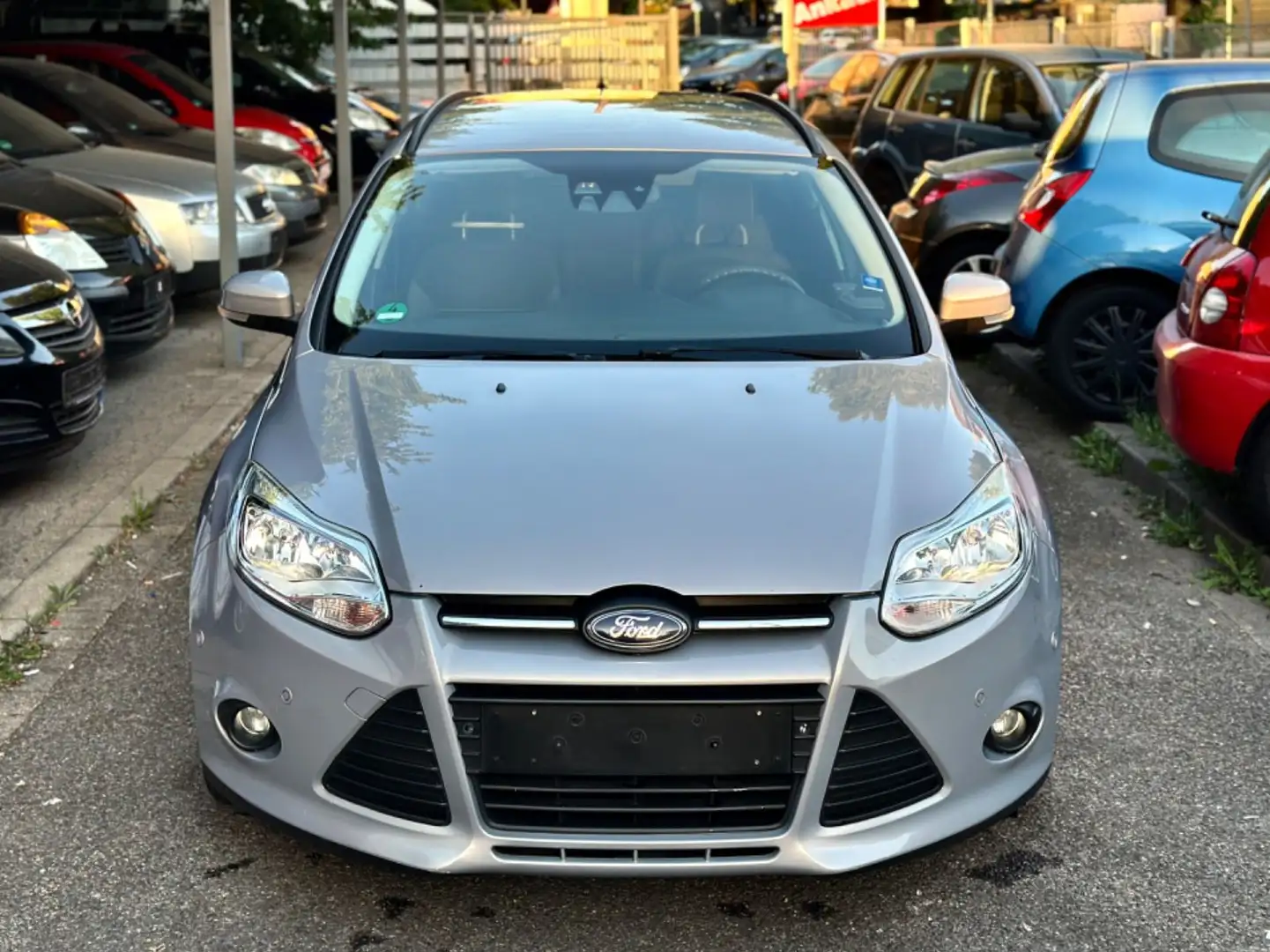 Ford Focus Turnier Trend TÜV/INSP.NEU*PDC*TEMPOMAT* Silber - 2
