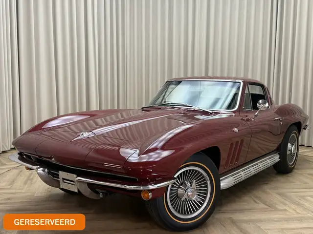 Chevrolet Corvette C2 Coupé / Matching Numbers / 350 PK / 4-Speed Man