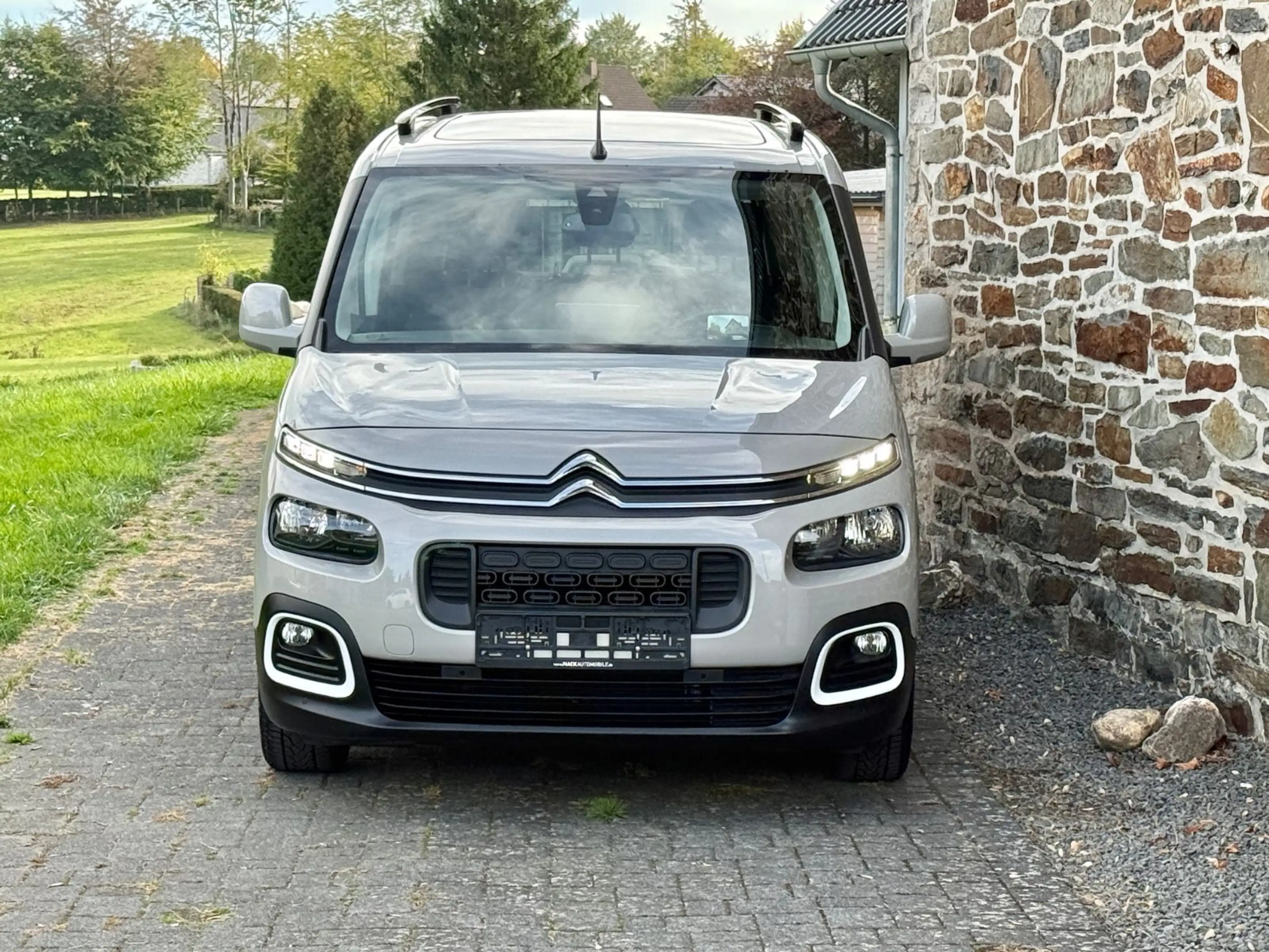 Citroen Berlingo Shine M 1-Hand — photo 13
