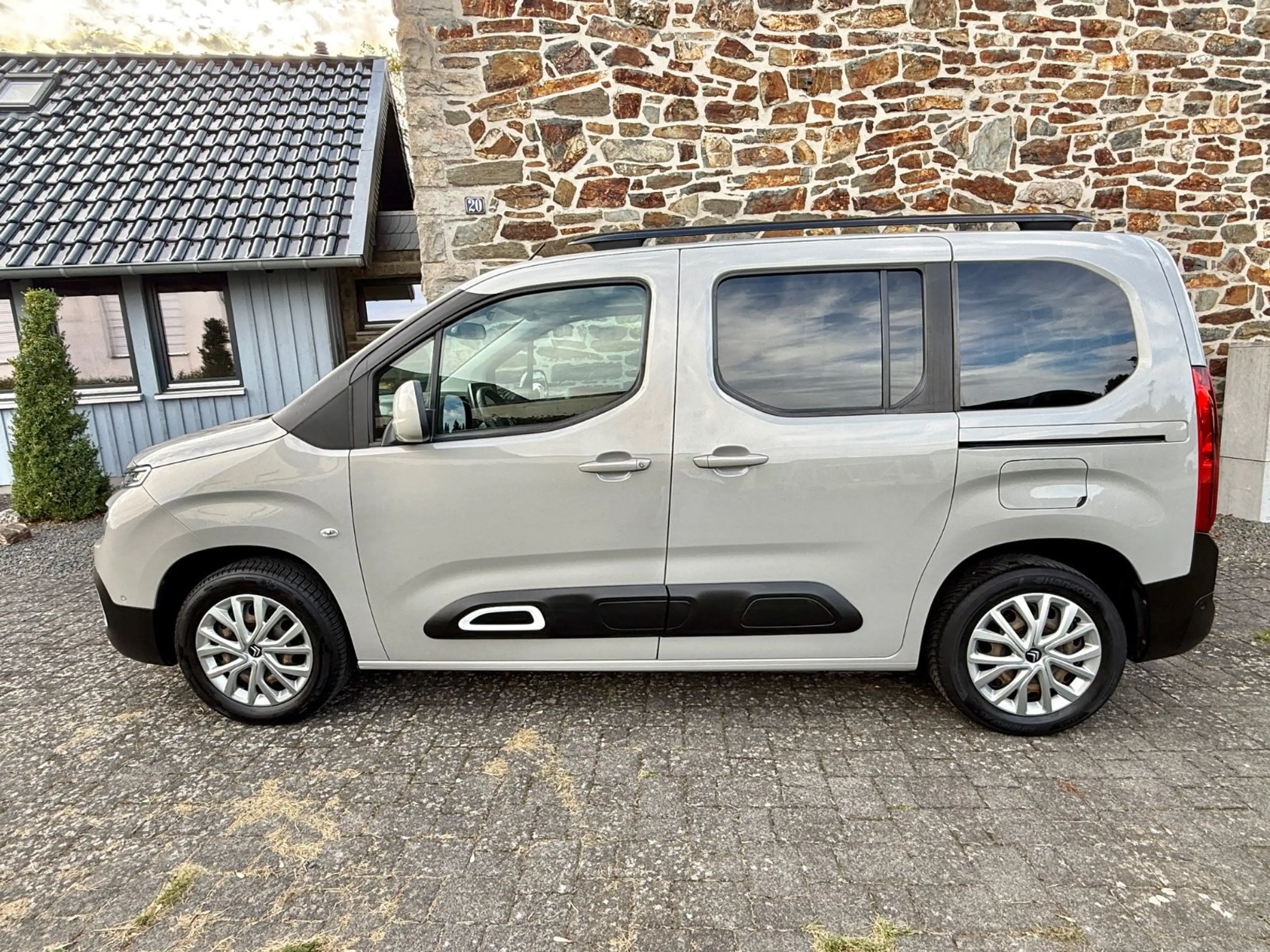 Citroen Berlingo Shine M 1-Hand — photo 12