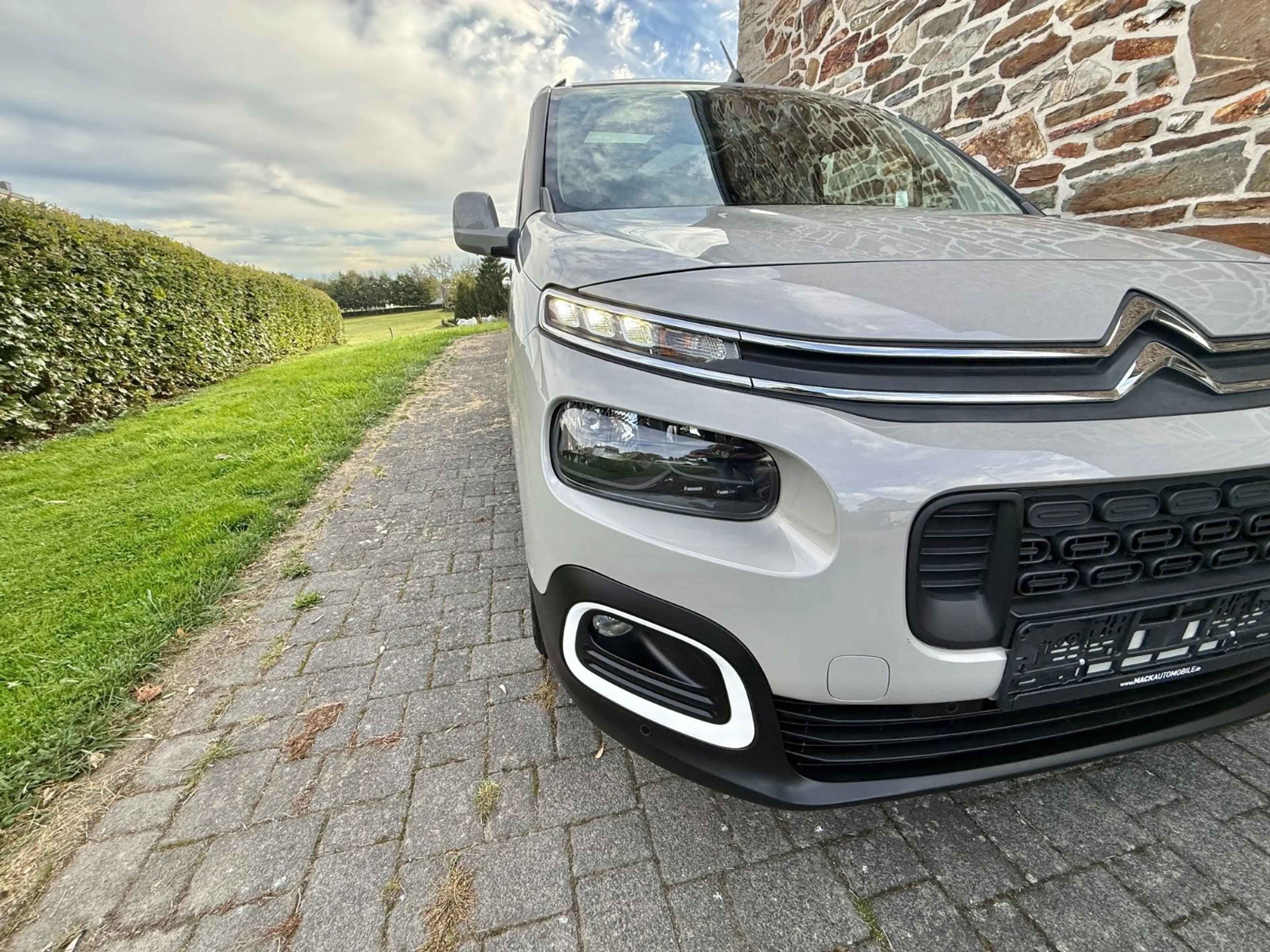 Citroen Berlingo Shine M 1-Hand — photo 15