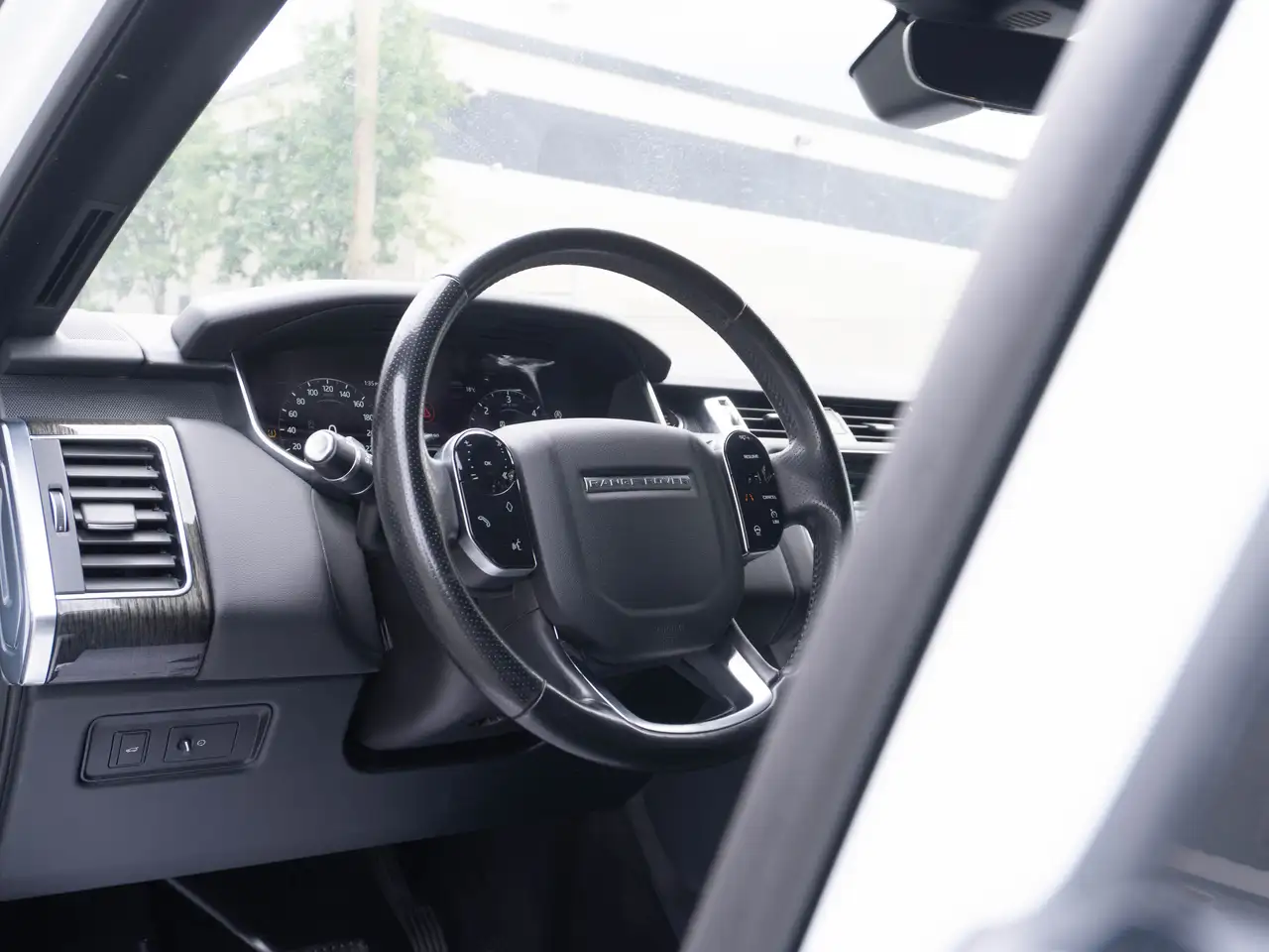 Land Rover Range Rover Sport снимка Land Rover Range Rover Sport