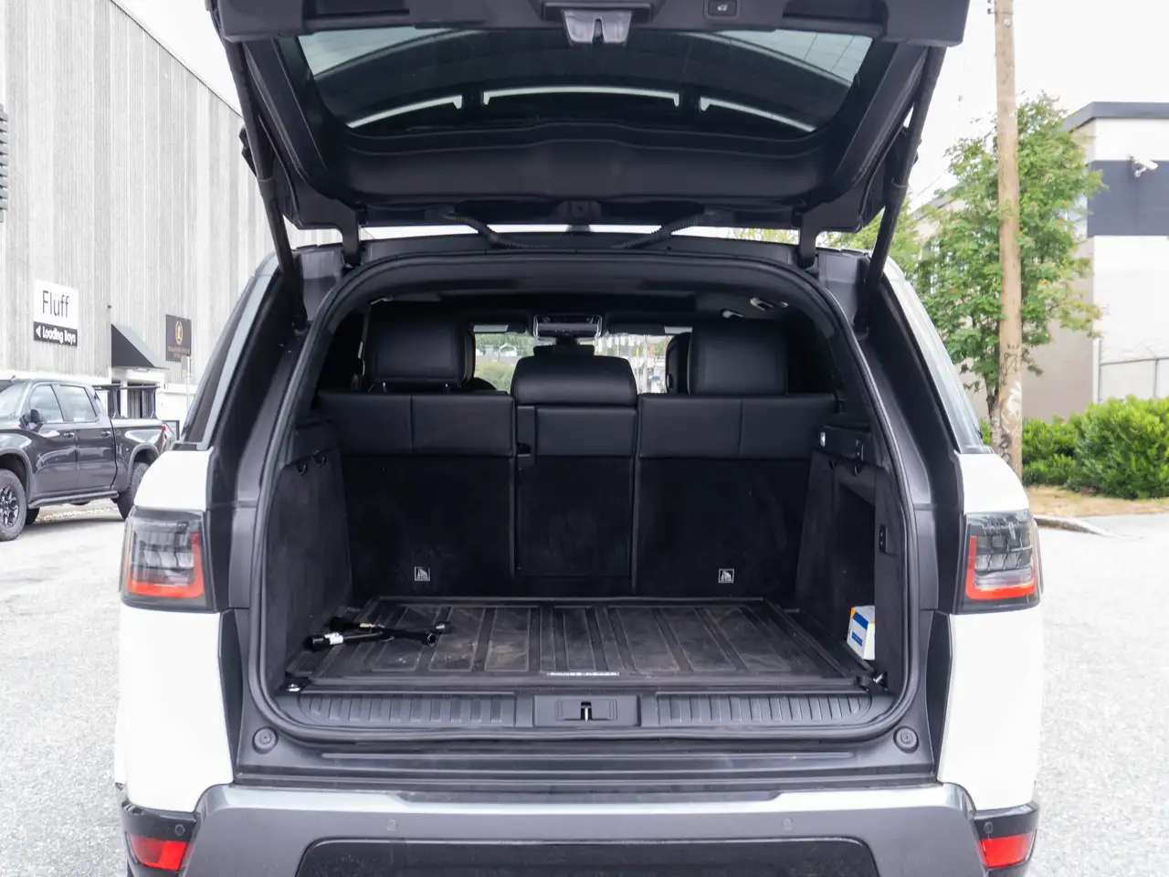Land Rover Range Rover Sport снимка Land Rover Range Rover Sport