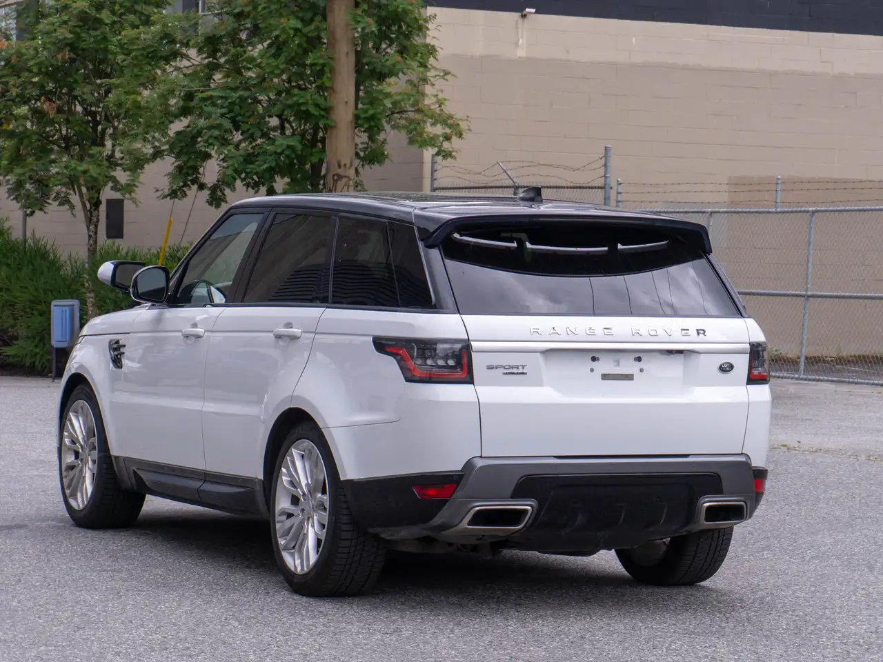 Land Rover Range Rover Sport снимка Land Rover Range Rover Sport