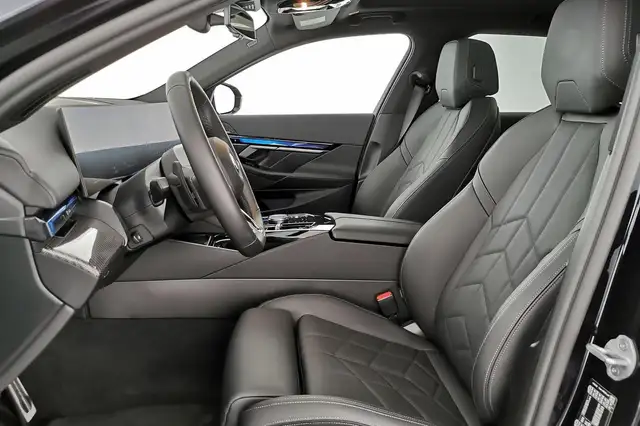 BMW 5 Series view 7