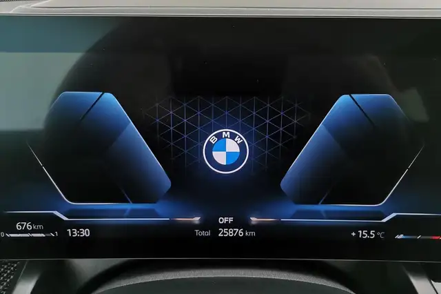 BMW 5 Series view 13
