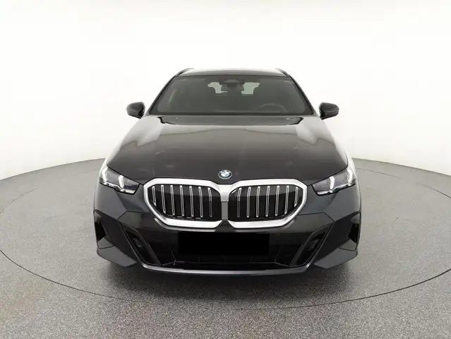BMW 5 Series view 3