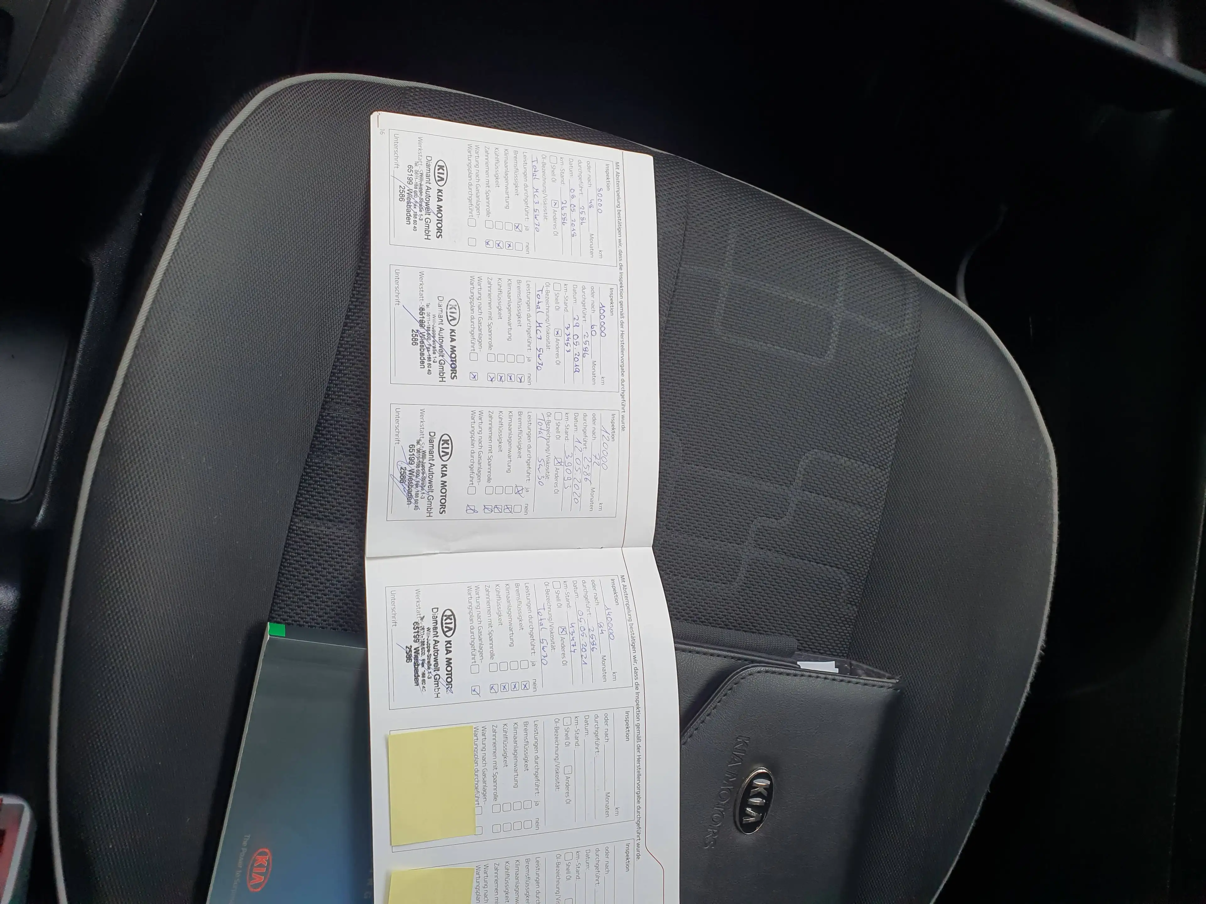 Kia Venga FIFA World Cup Edition — photo 11