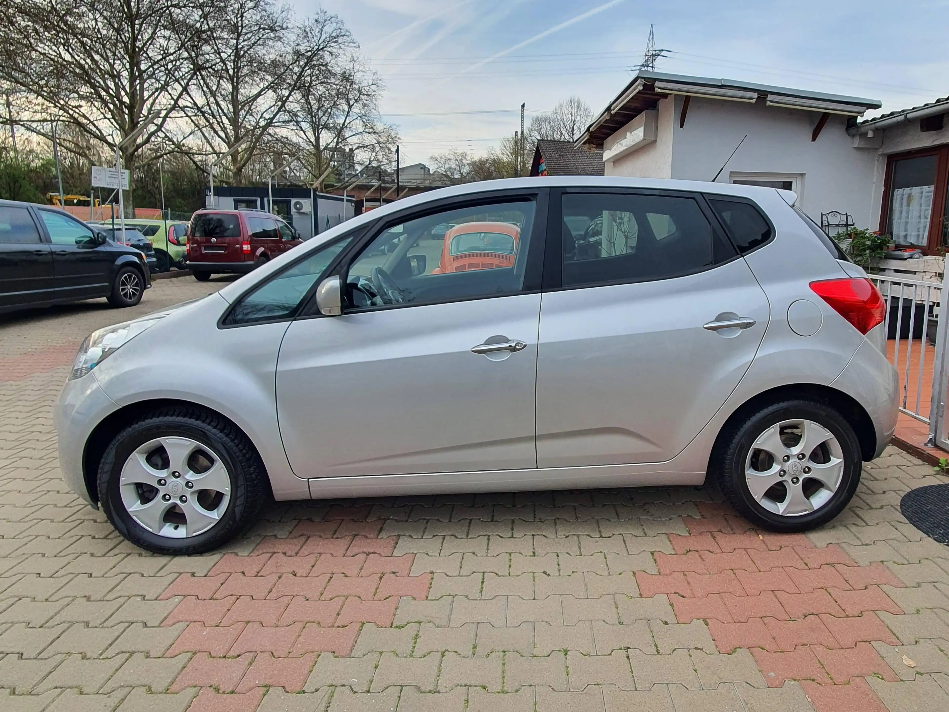 Kia Venga FIFA World Cup Edition — photo 4