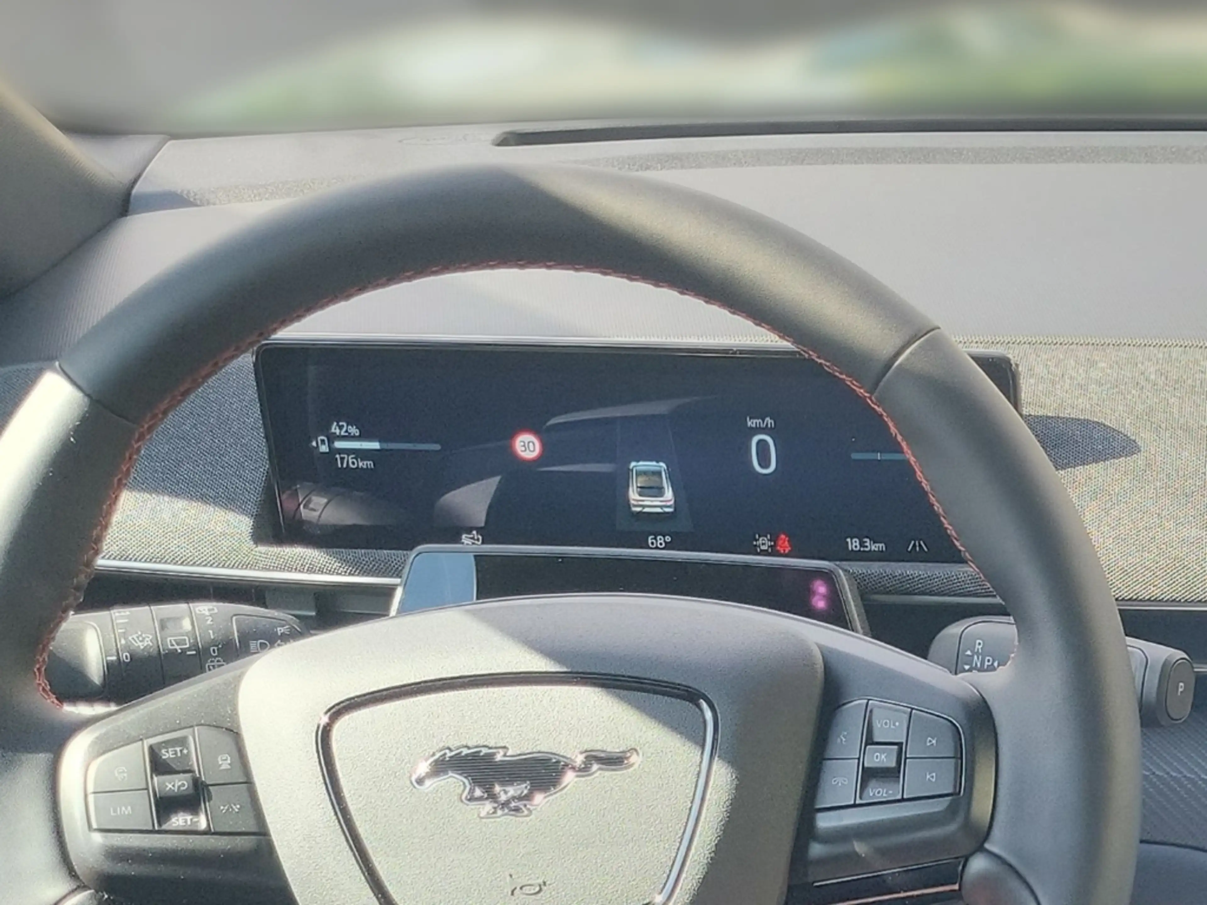 Ford Mustang Mach-E Premium Panorama BlueCruise Navi Digitales Cockpit — photo 10