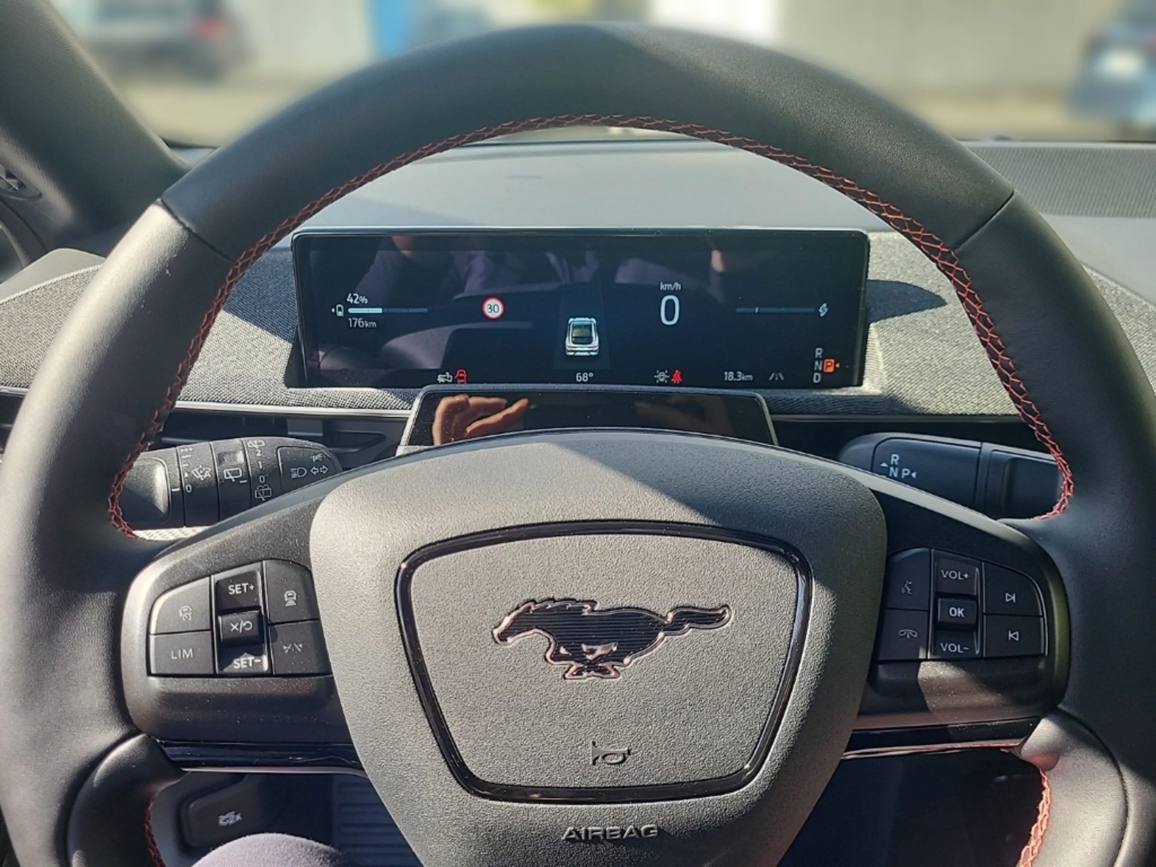 Ford Mustang Mach-E Premium Panorama BlueCruise Navi Digitales Cockpit — photo 9