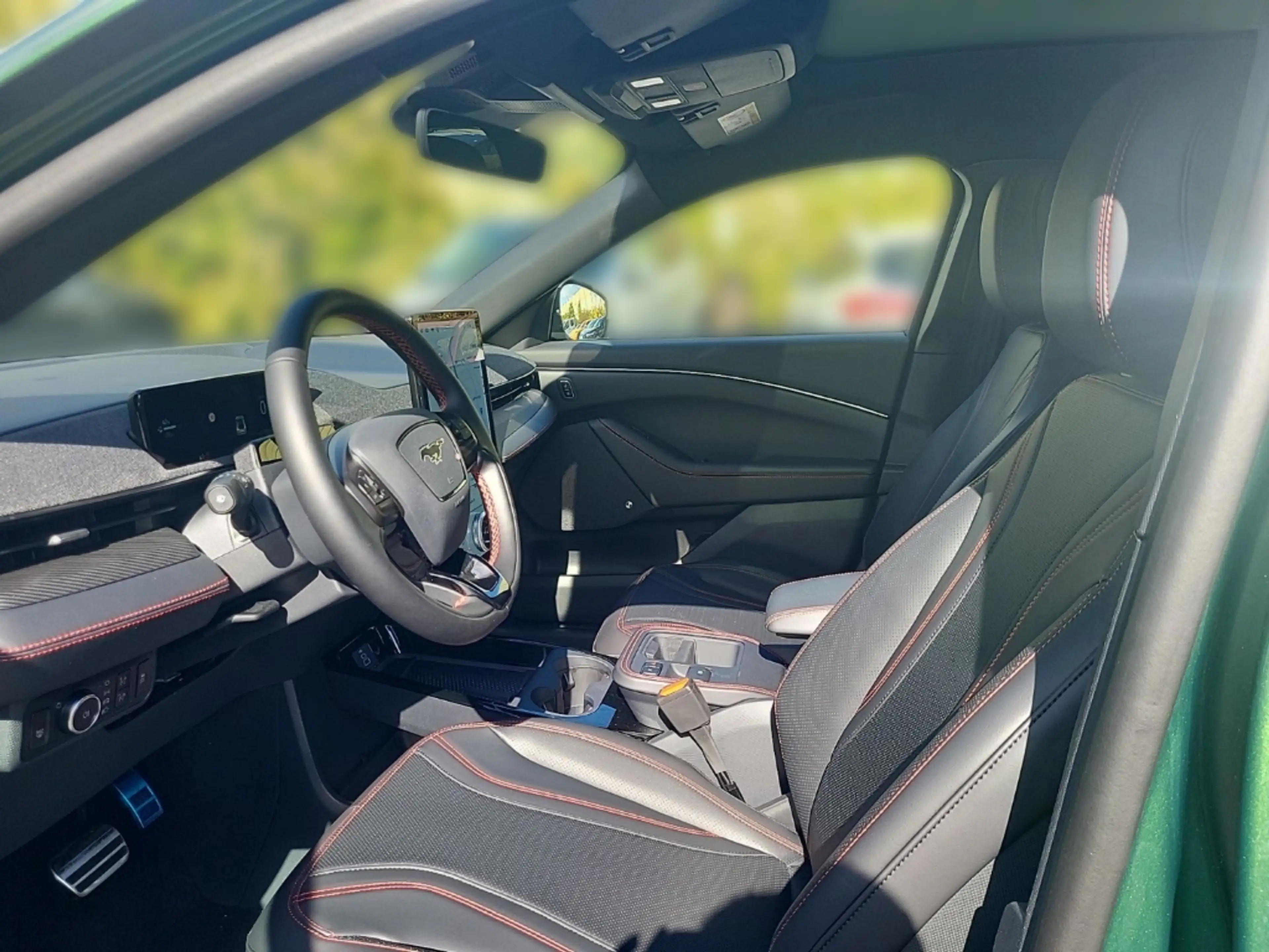 Ford Mustang Mach-E Premium Panorama BlueCruise Navi Digitales Cockpit — photo 7