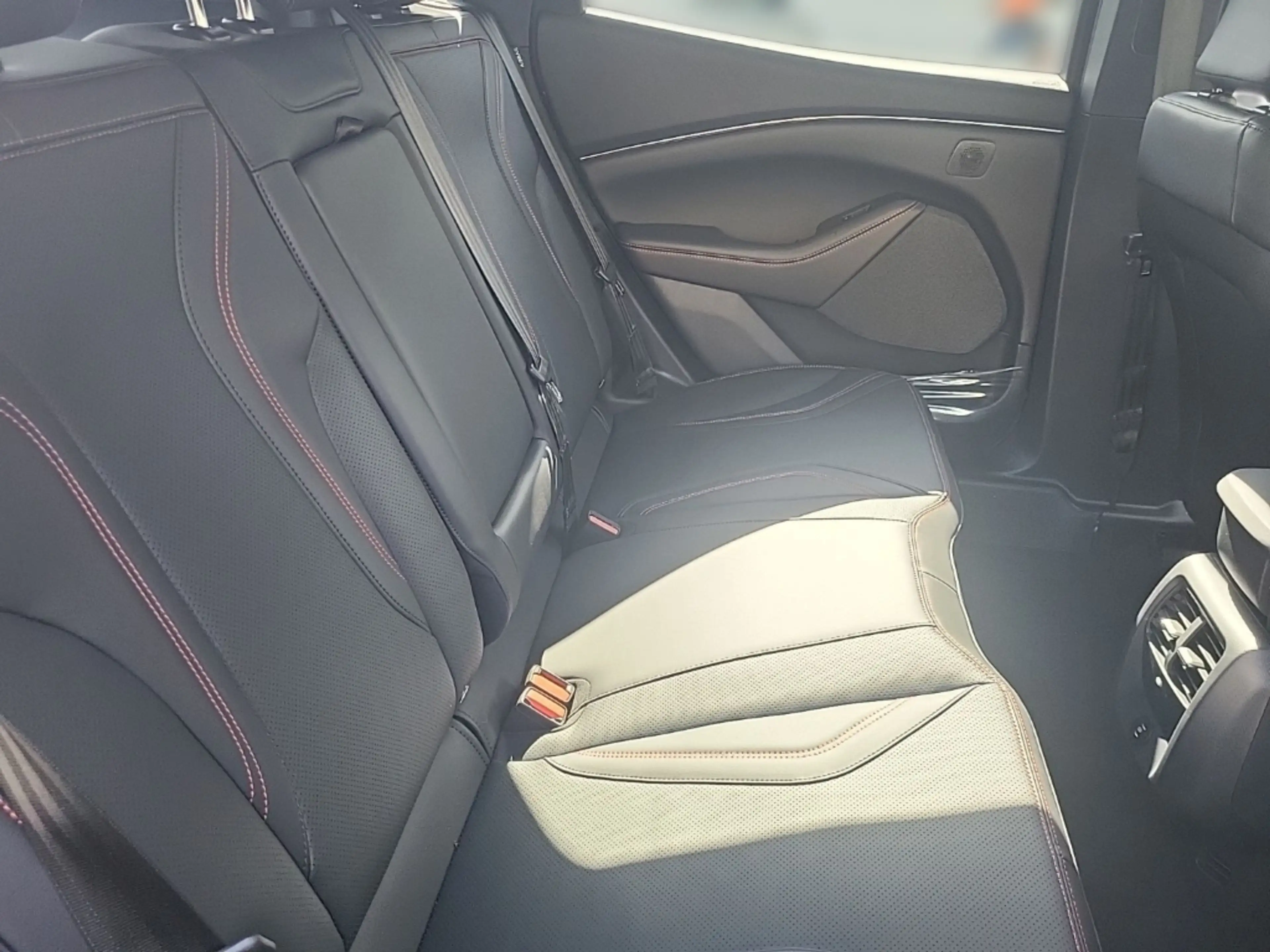 Ford Mustang Mach-E Premium Panorama BlueCruise Navi Digitales Cockpit — photo 13