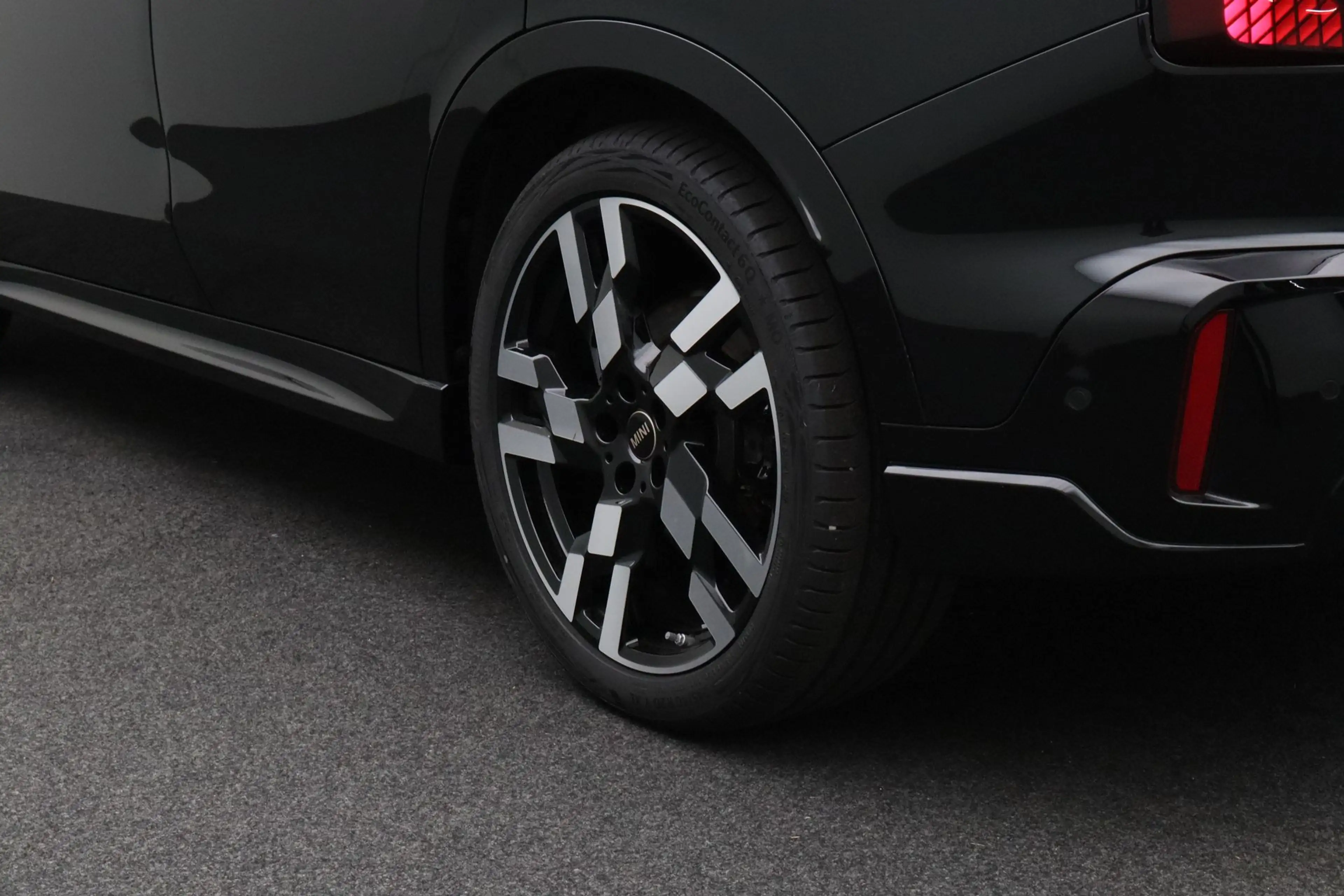 MINI John Cooper Works Countryman E M 66.5 kWh — photo 4