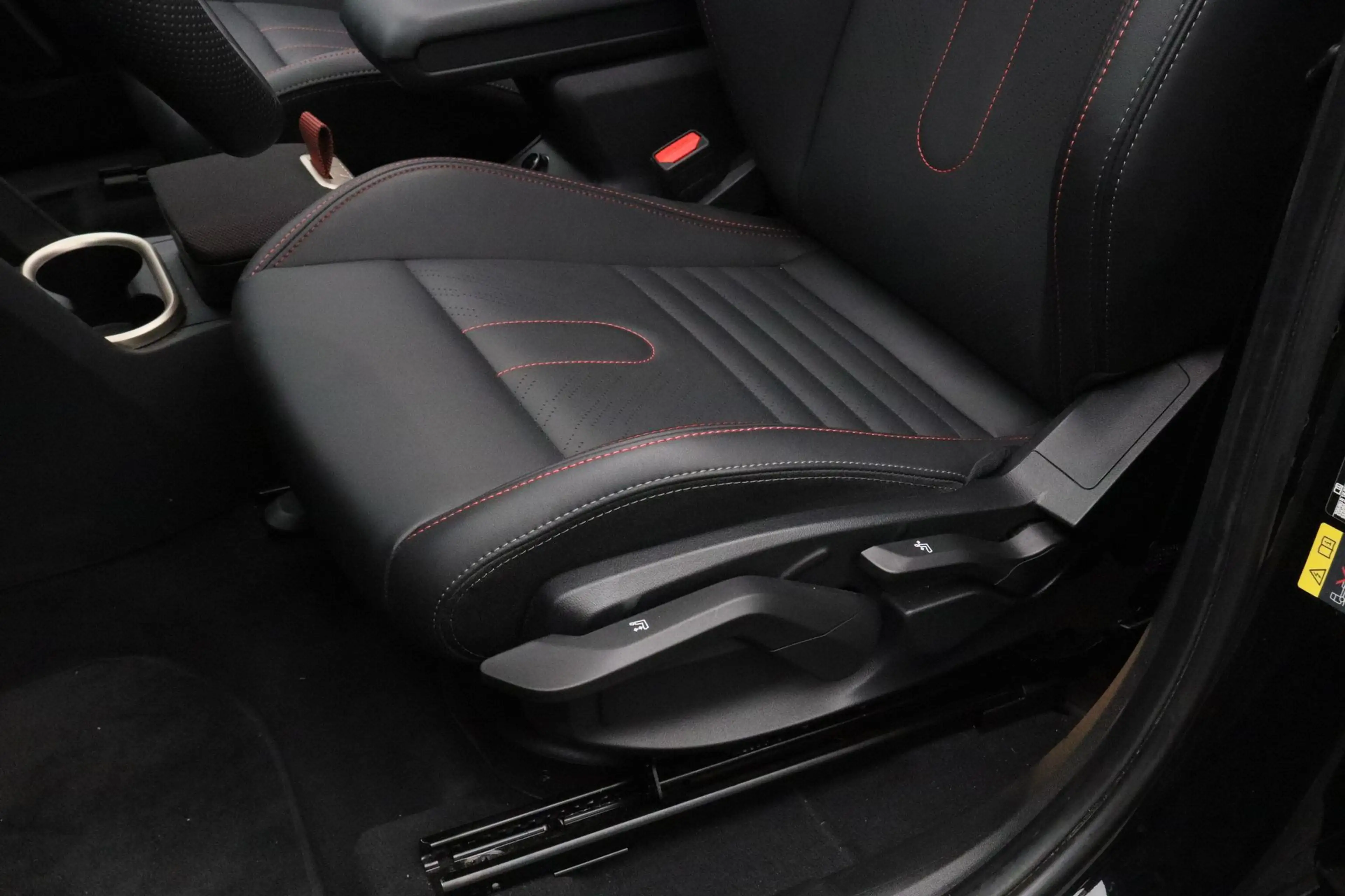 MINI John Cooper Works Countryman E M 66.5 kWh — photo 15
