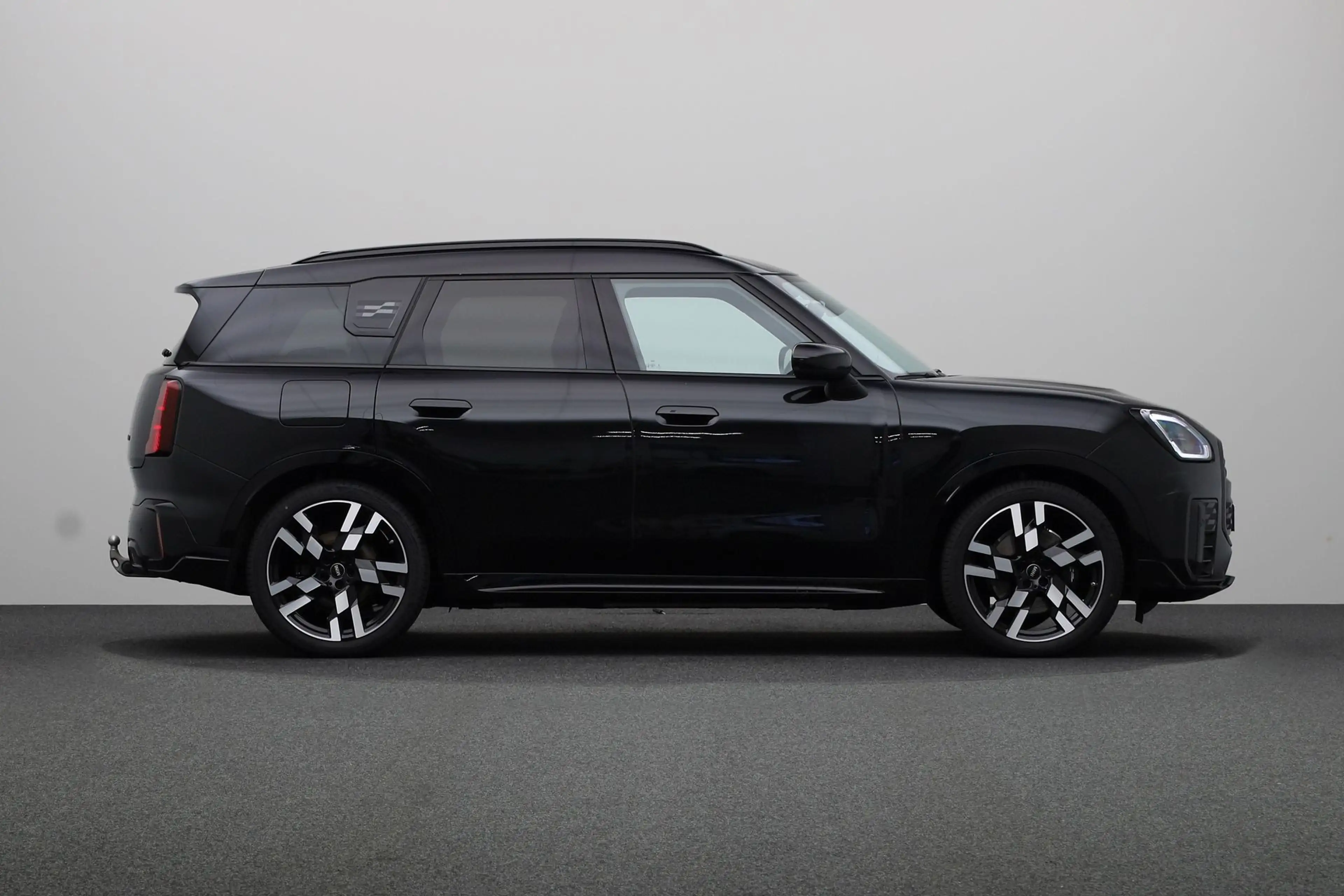 MINI John Cooper Works Countryman E M 66.5 kWh — photo 10