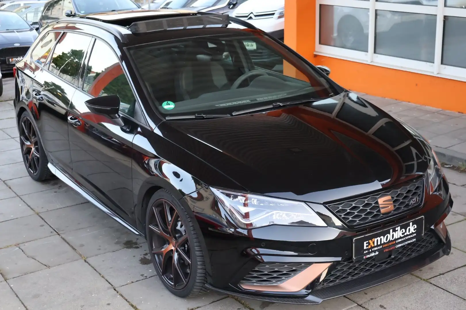 SEAT Leon LEON CUPRA R* 4DRIVE* PANO* BEATS* PERFORMANCE P Schwarz - 2