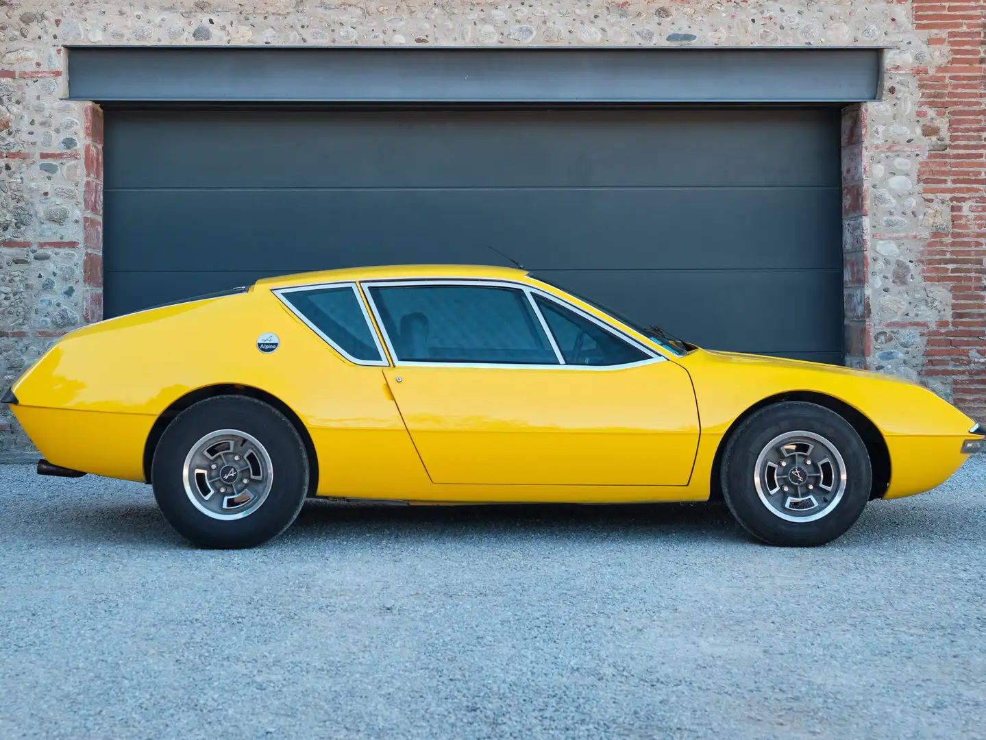 Alpine A310 1600 Carburateur Yellow - 2