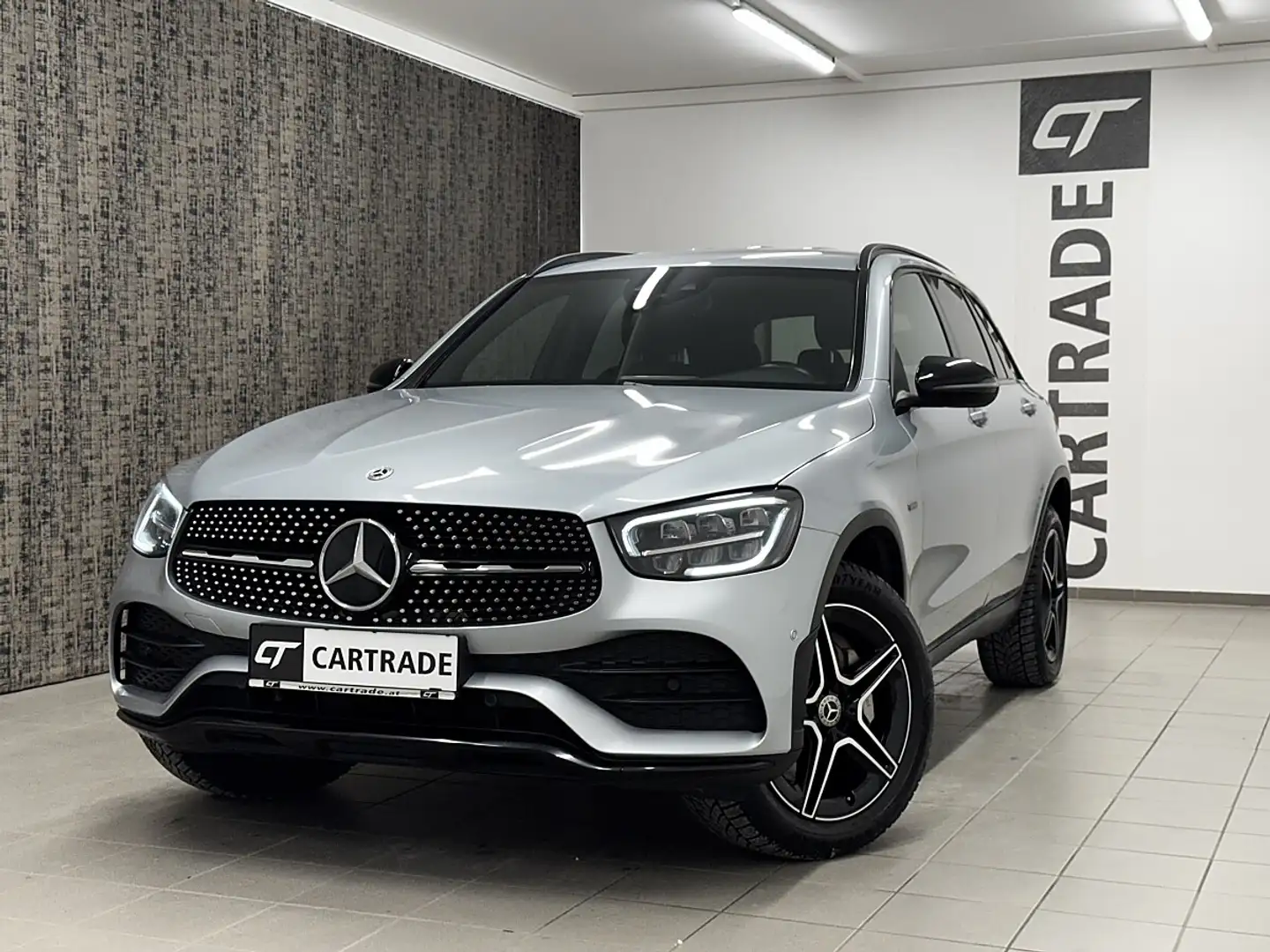 Mercedes-Benz GLC 300 de PHEV 4Matic AMG-LINE/ NIGHT PAKET/ LED/ VIRT... Silber - 1