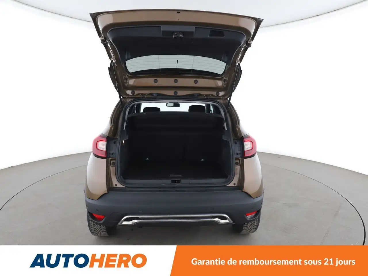 Renault Captur — photo 16