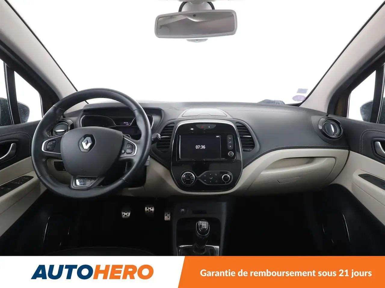Renault Captur — photo 12