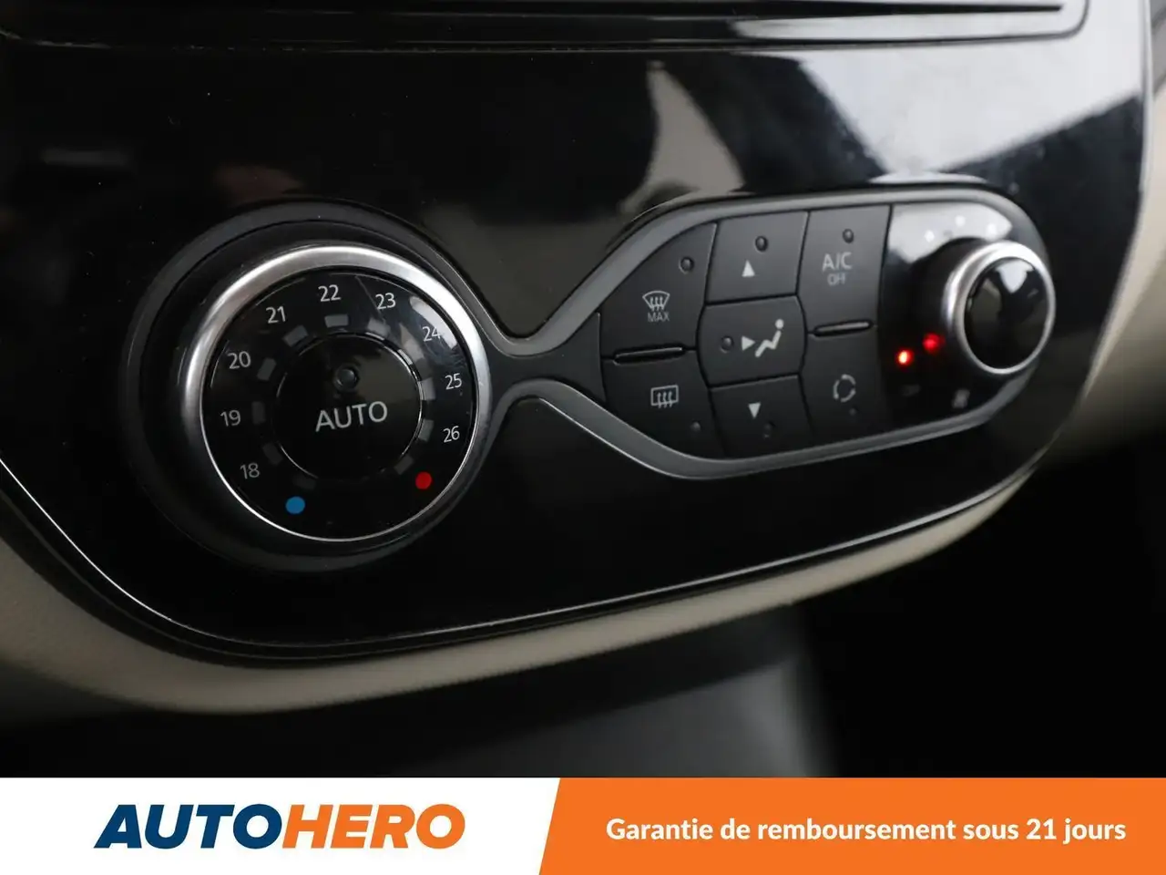 Renault Captur — photo 25