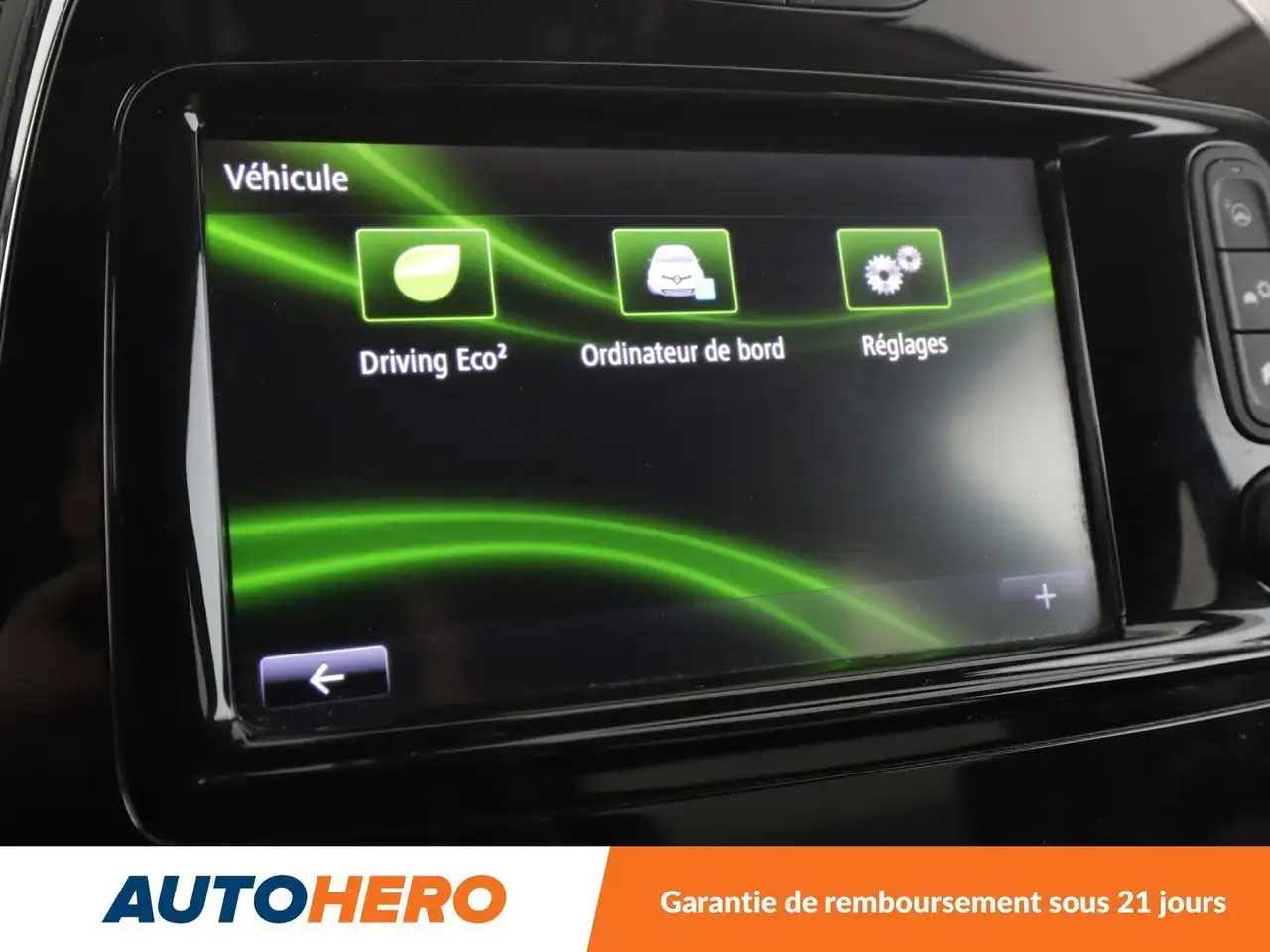 Renault Captur — photo 22