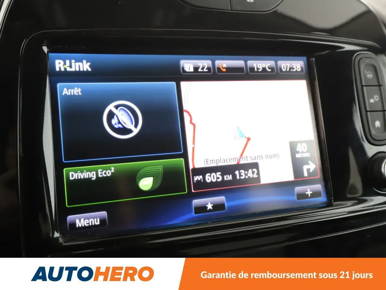 Renault Captur — photo 21