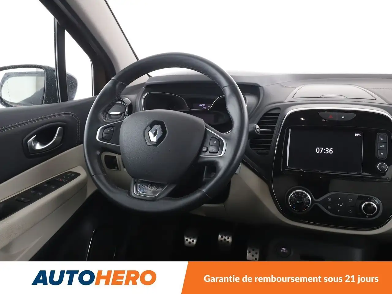 Renault Captur — photo 13