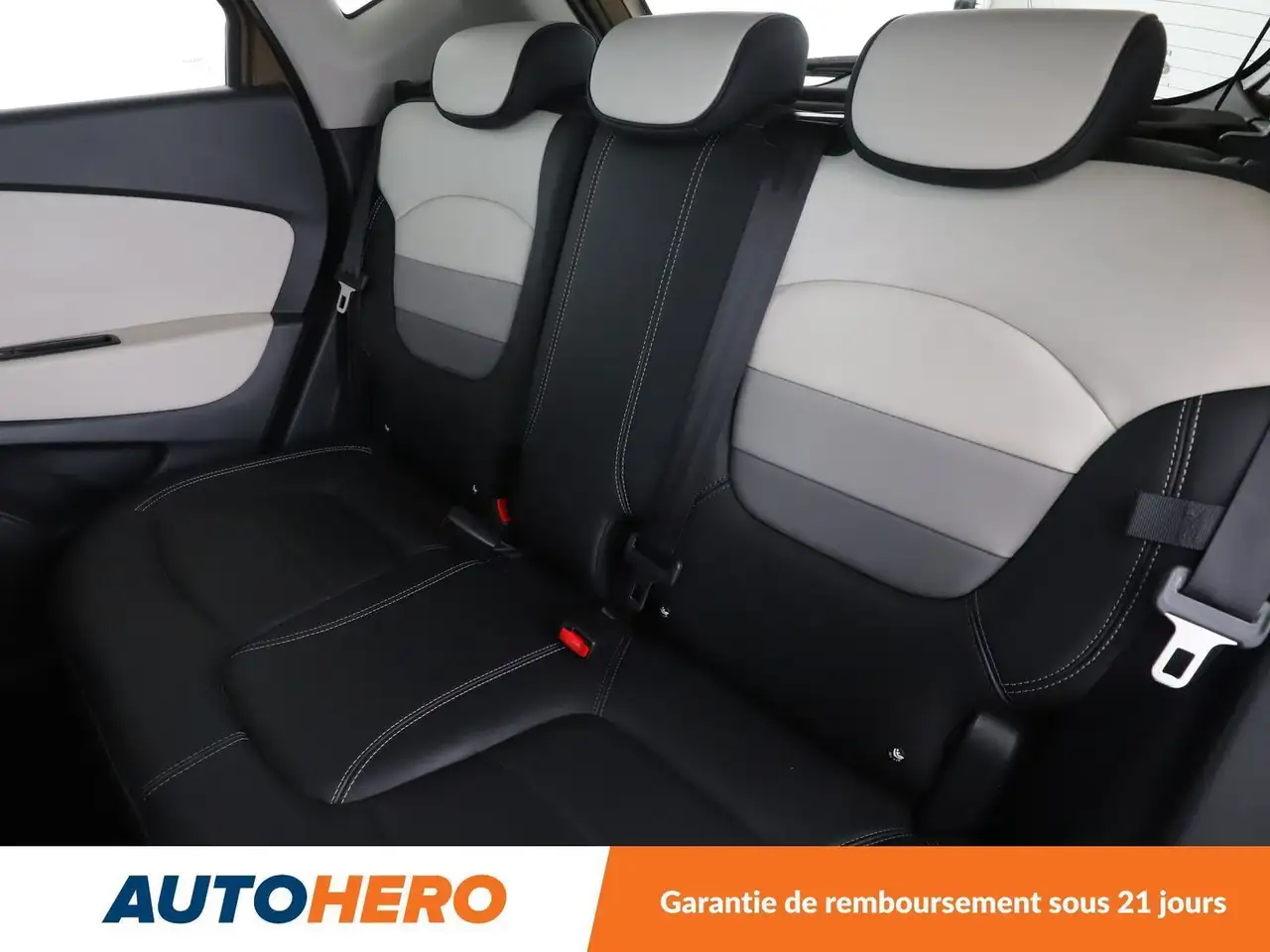Renault Captur — photo 14