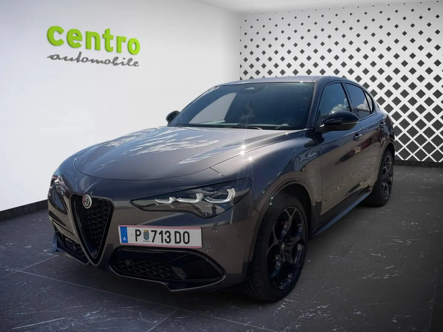 Alfa Romeo Stelvio Veloce 2,0 16V 280 AT8 Q4 Harman Kardon Grau - 1