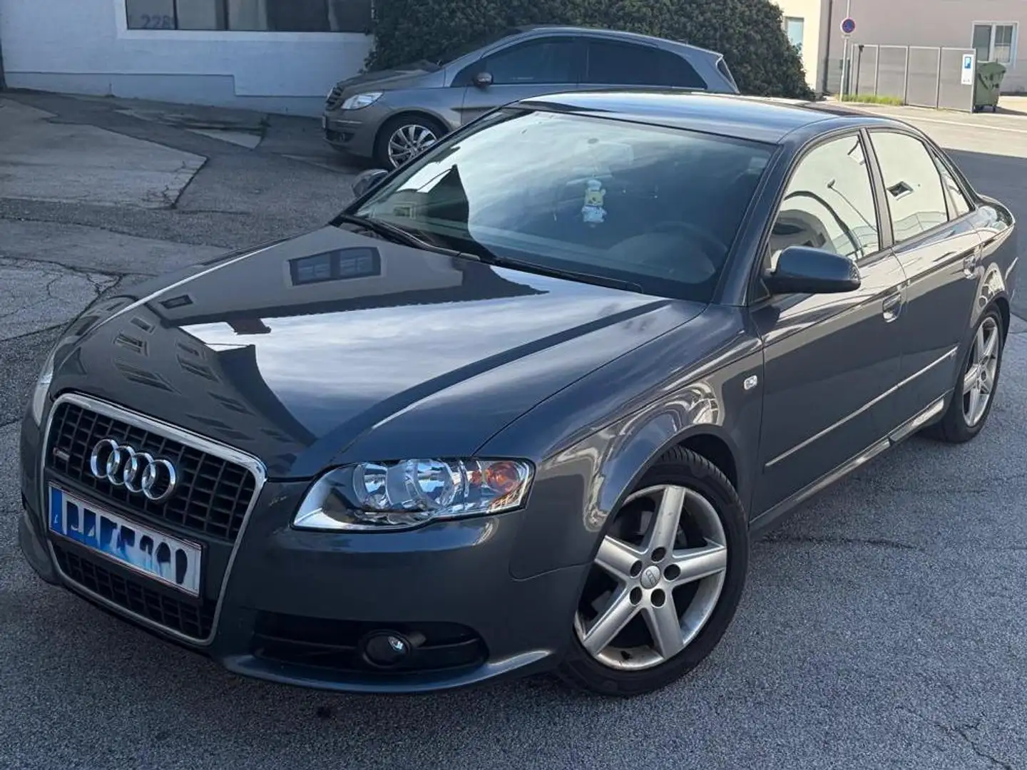 Audi A4 A4 1,9 TDI S-Line Grau - 1