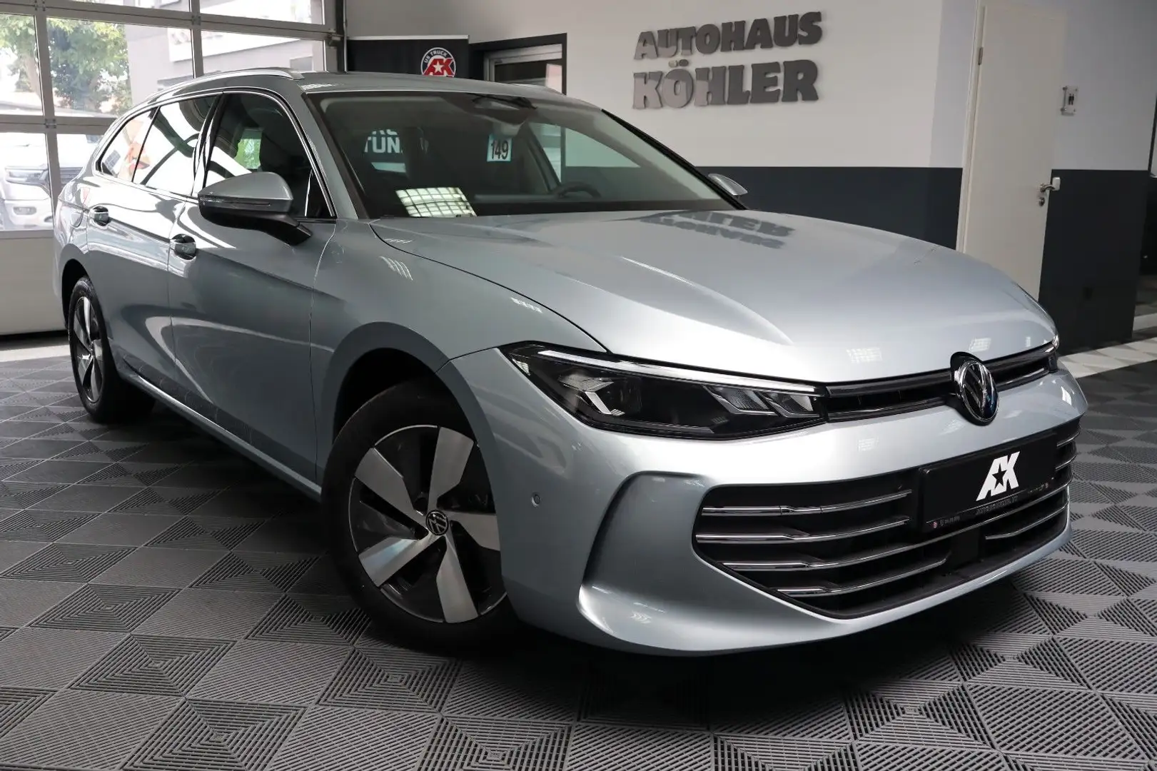 Volkswagen Passat Variant Variant 1.5 eTSI Business AHK Massage Matrix DAB Silver - 2