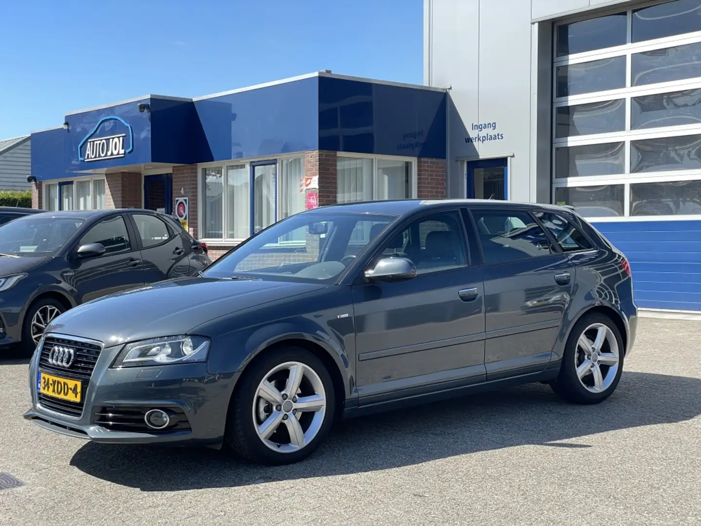Audi A3 Sportback 1.4 TFSI Amb. PL.S. Grijs - 1