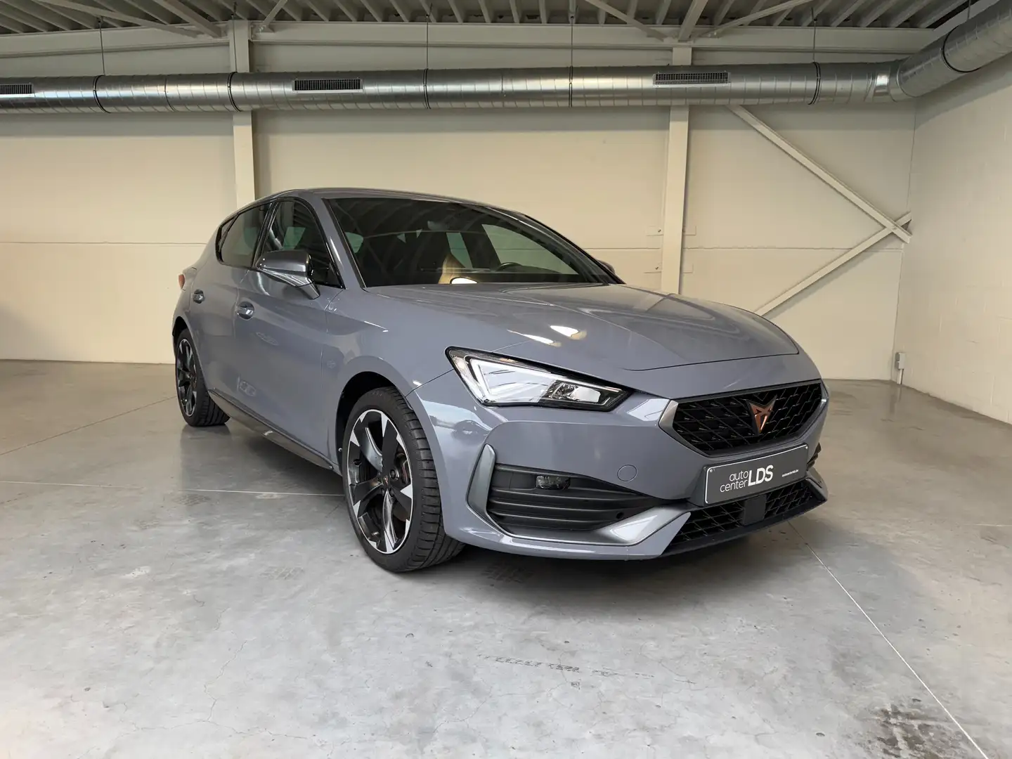CUPRA Leon Leon 1.4 e-Hybrid DSG - ACC- LED - sportstoelen Grau - 1