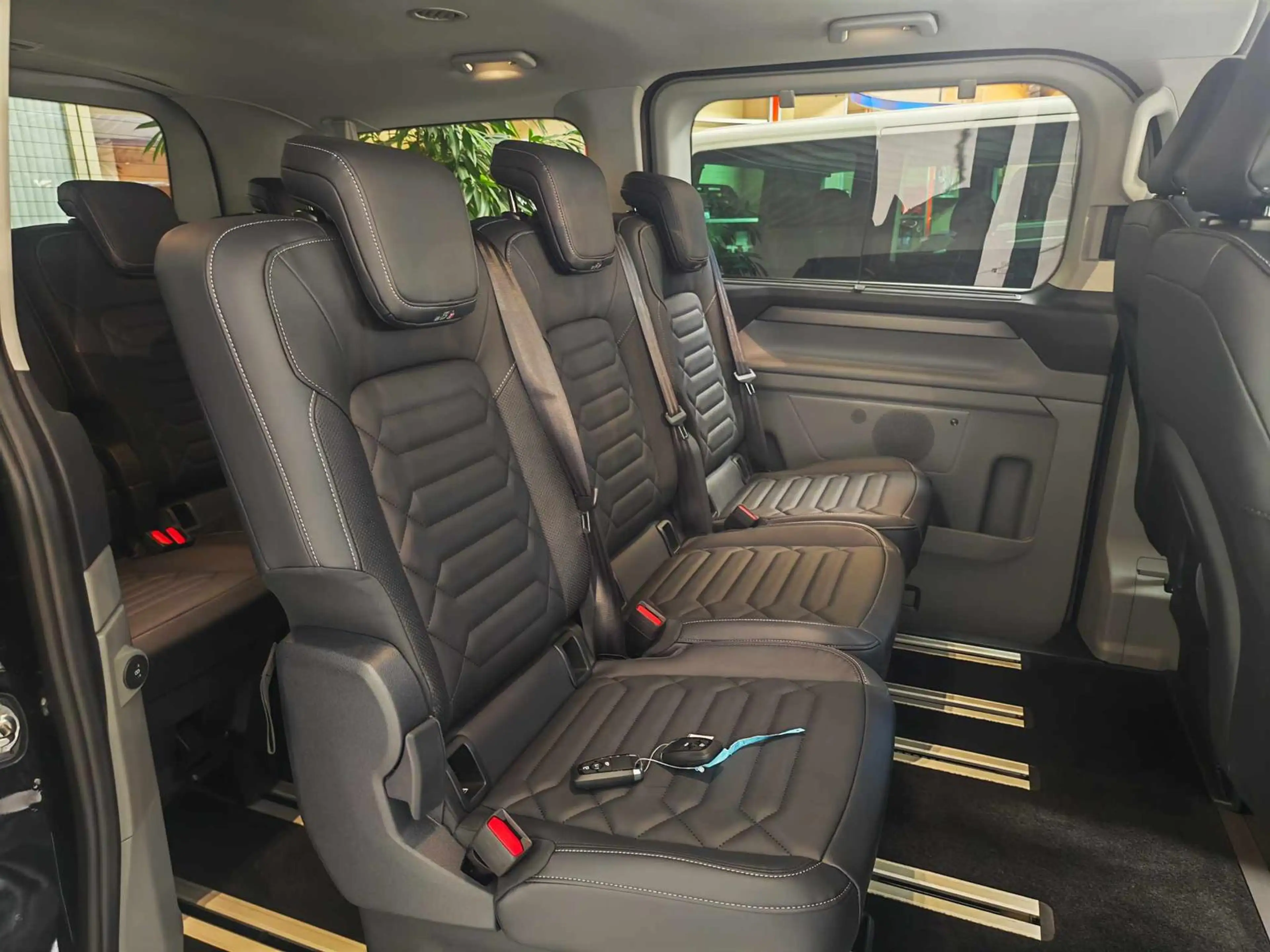 Ford Tourneo Custom L1 TiTANIUM X  LEDER AHK 360° iACC BLiS LED 5J.GAR — photo 11