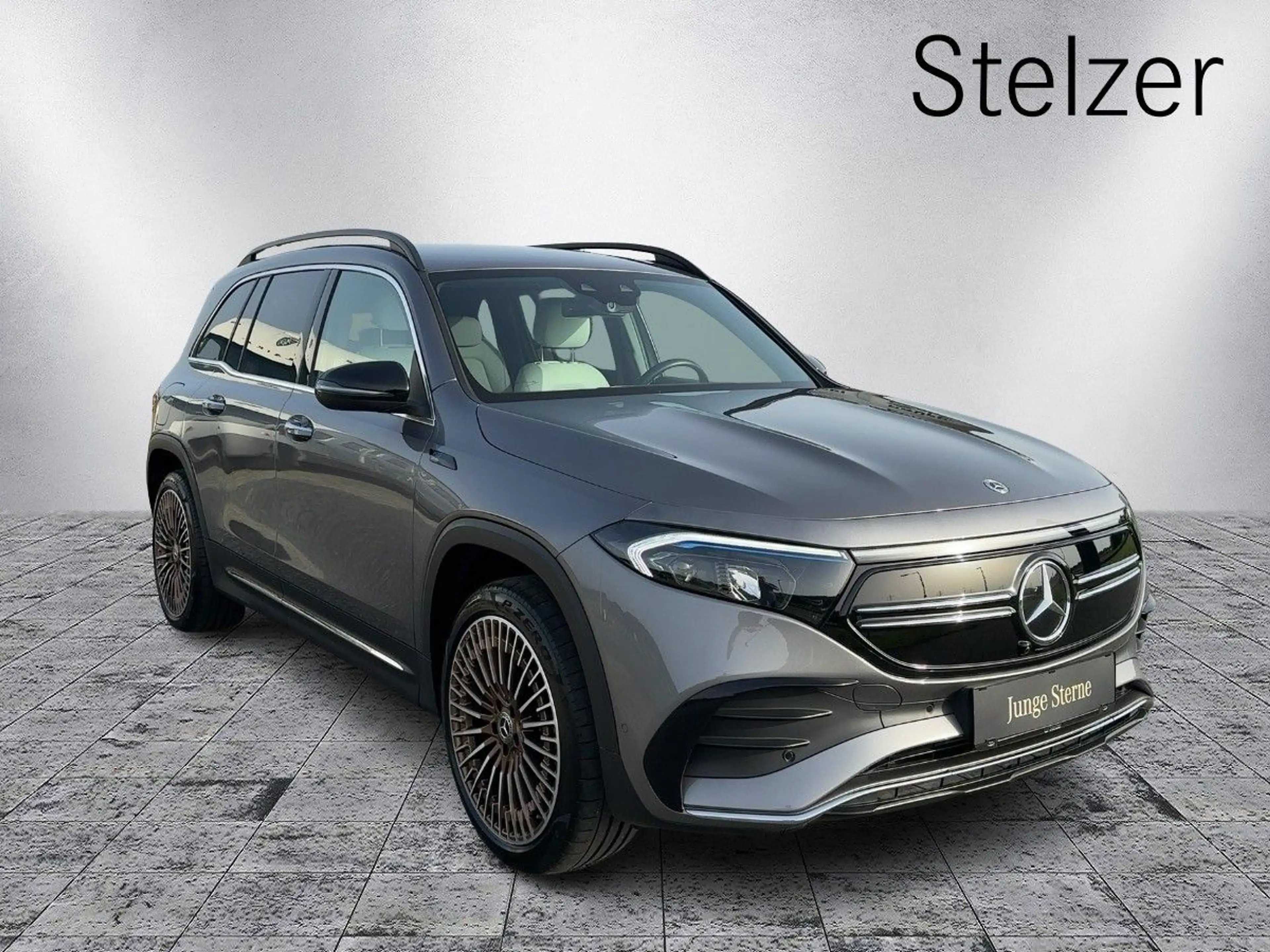 Mercedes-Benz EQB 300 4MATIC RKam Klima Shz Ambi eHeck Navi — photo 6