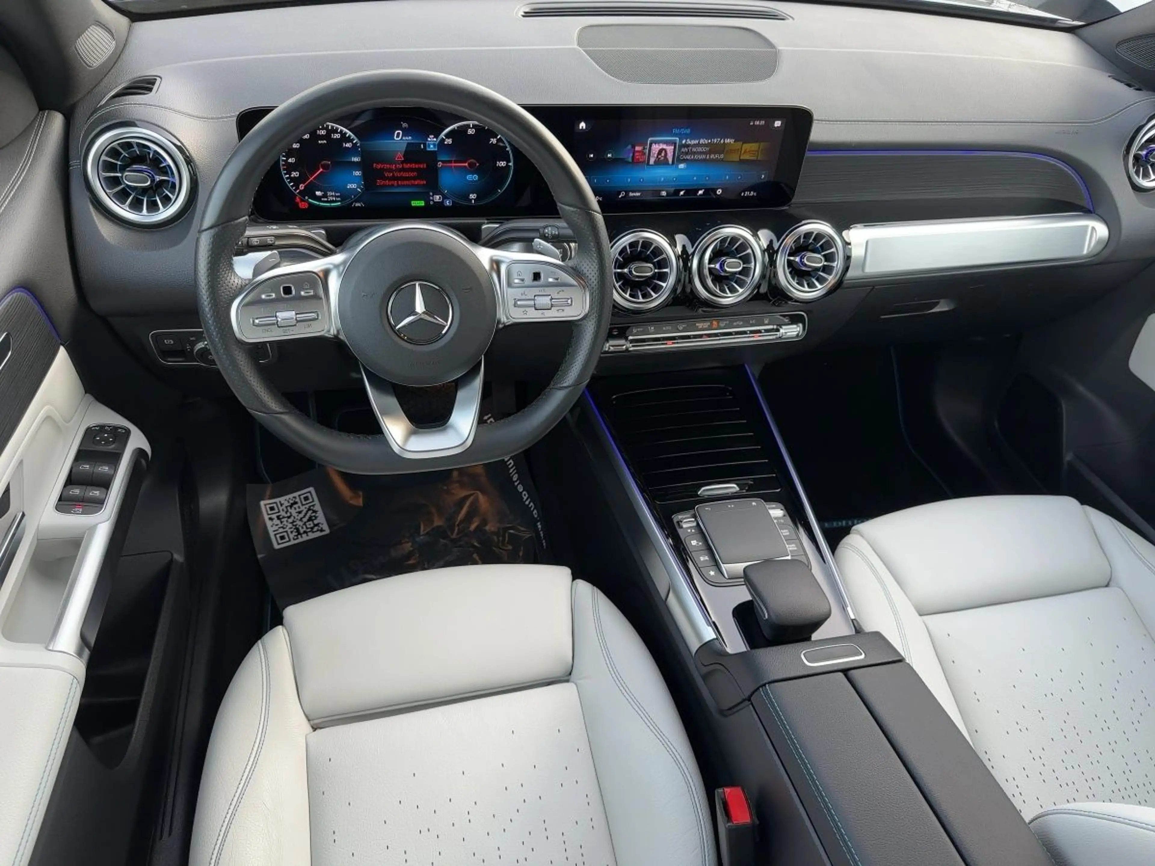 Mercedes-Benz EQB 300 4MATIC RKam Klima Shz Ambi eHeck Navi — photo 10
