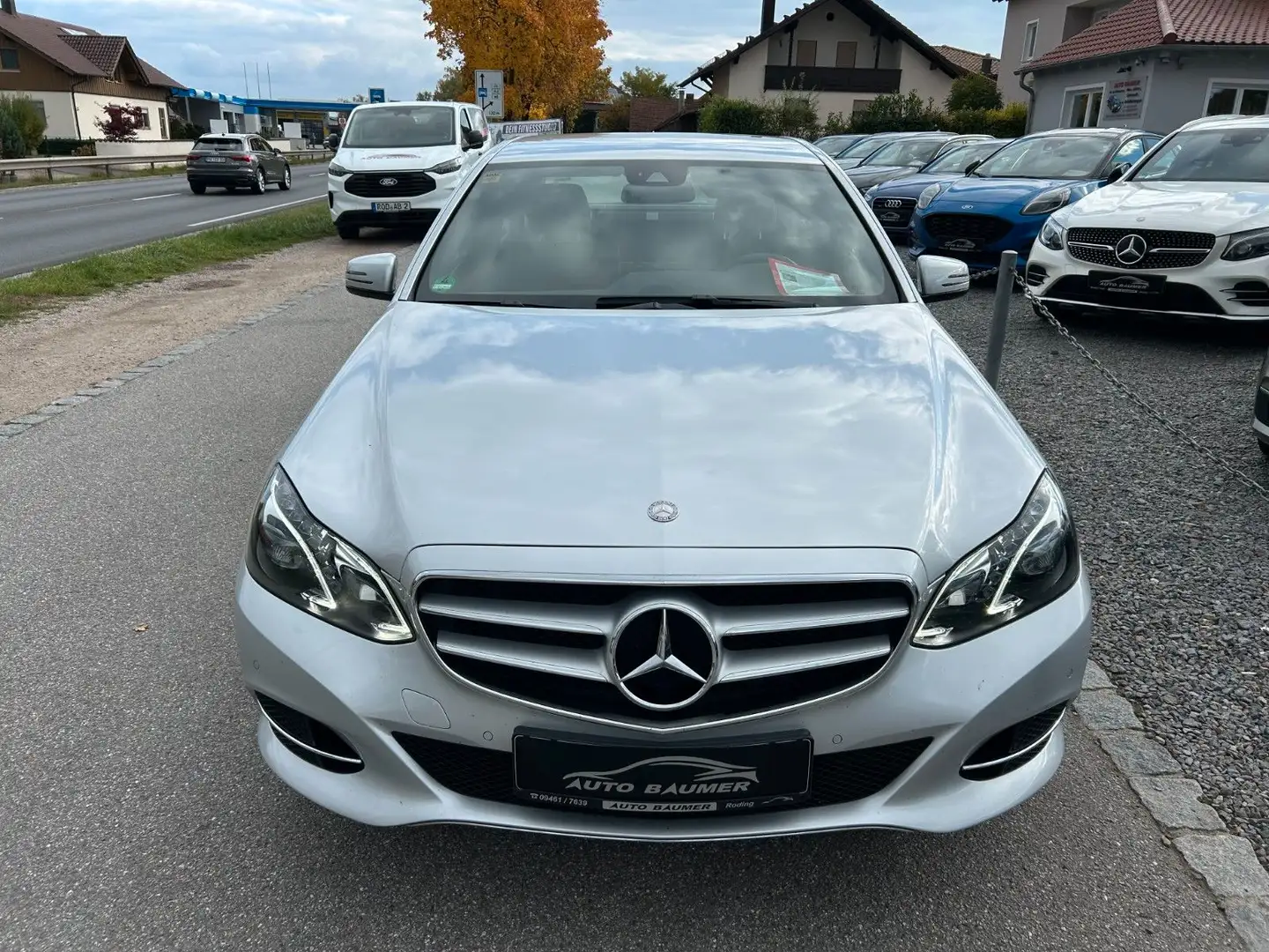 Mercedes-Benz E 220 Lim. CDI BlueEfficiency Avantgarde*AHK*LED Silber - 2