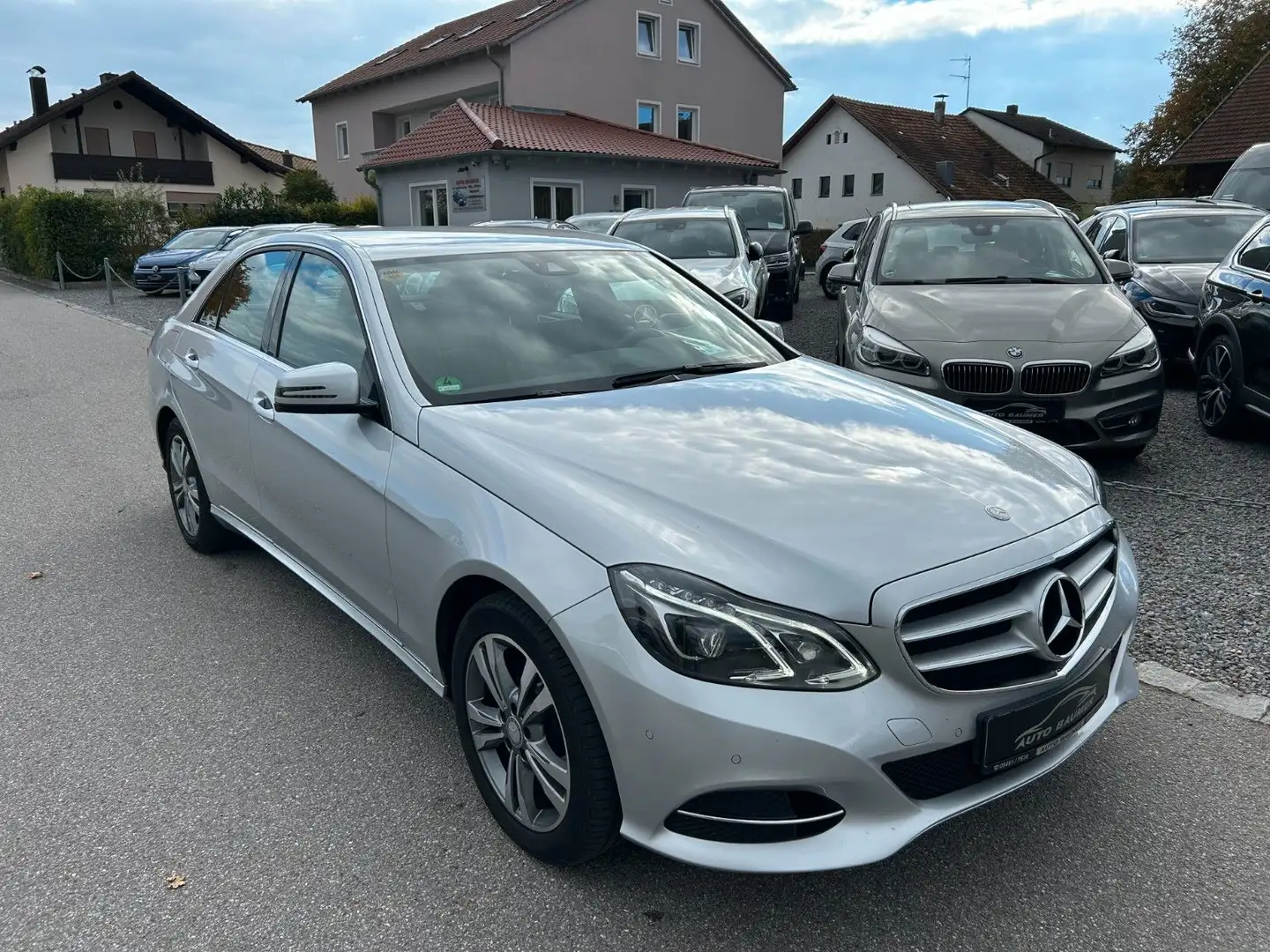 Mercedes-Benz E 220 Lim. CDI BlueEfficiency Avantgarde*AHK*LED Silber - 1